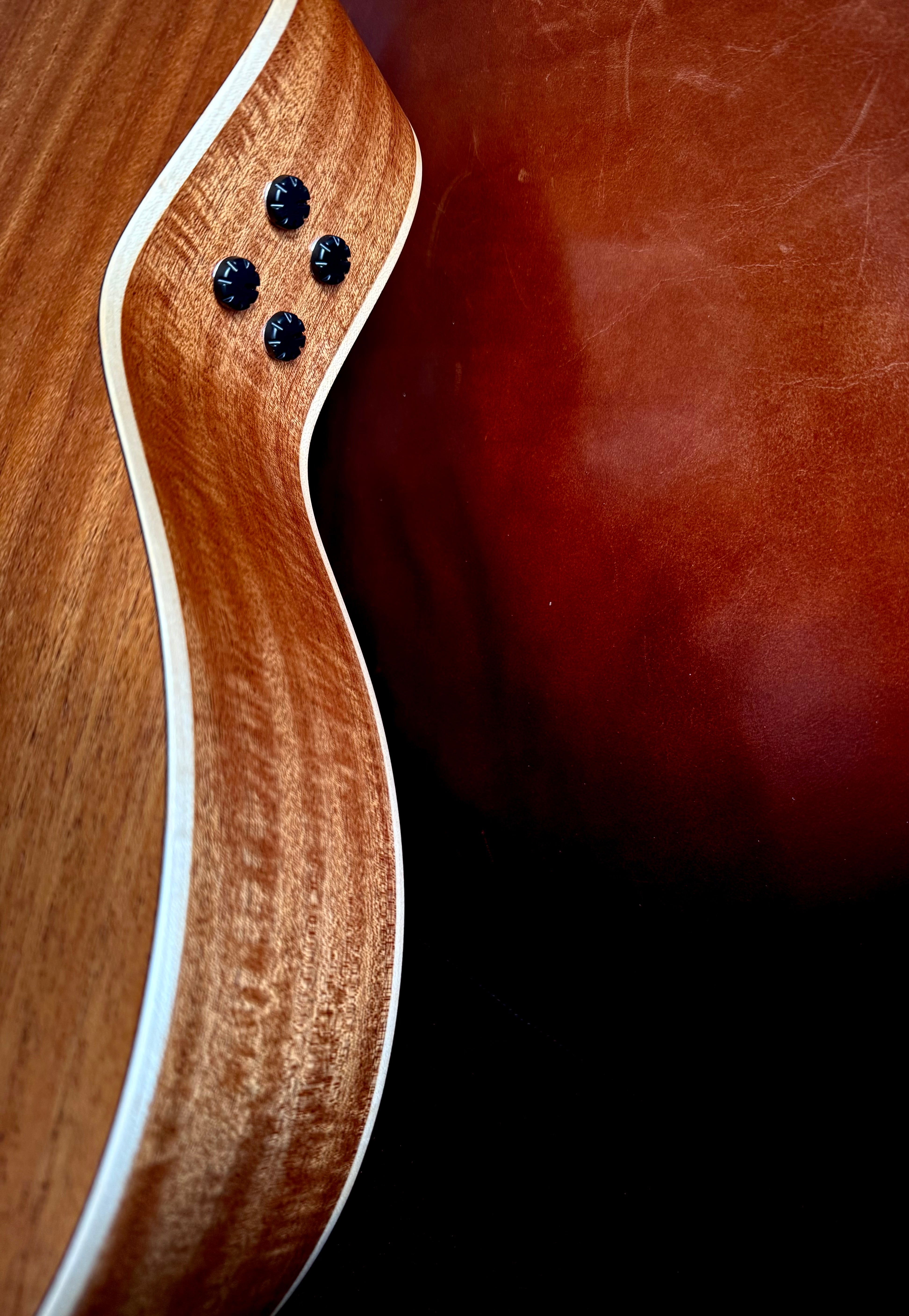 Auden Neo Bowman Electro Acoustic Guitar, Electro Acoustic Guitar en vente chez Richards Guitars.