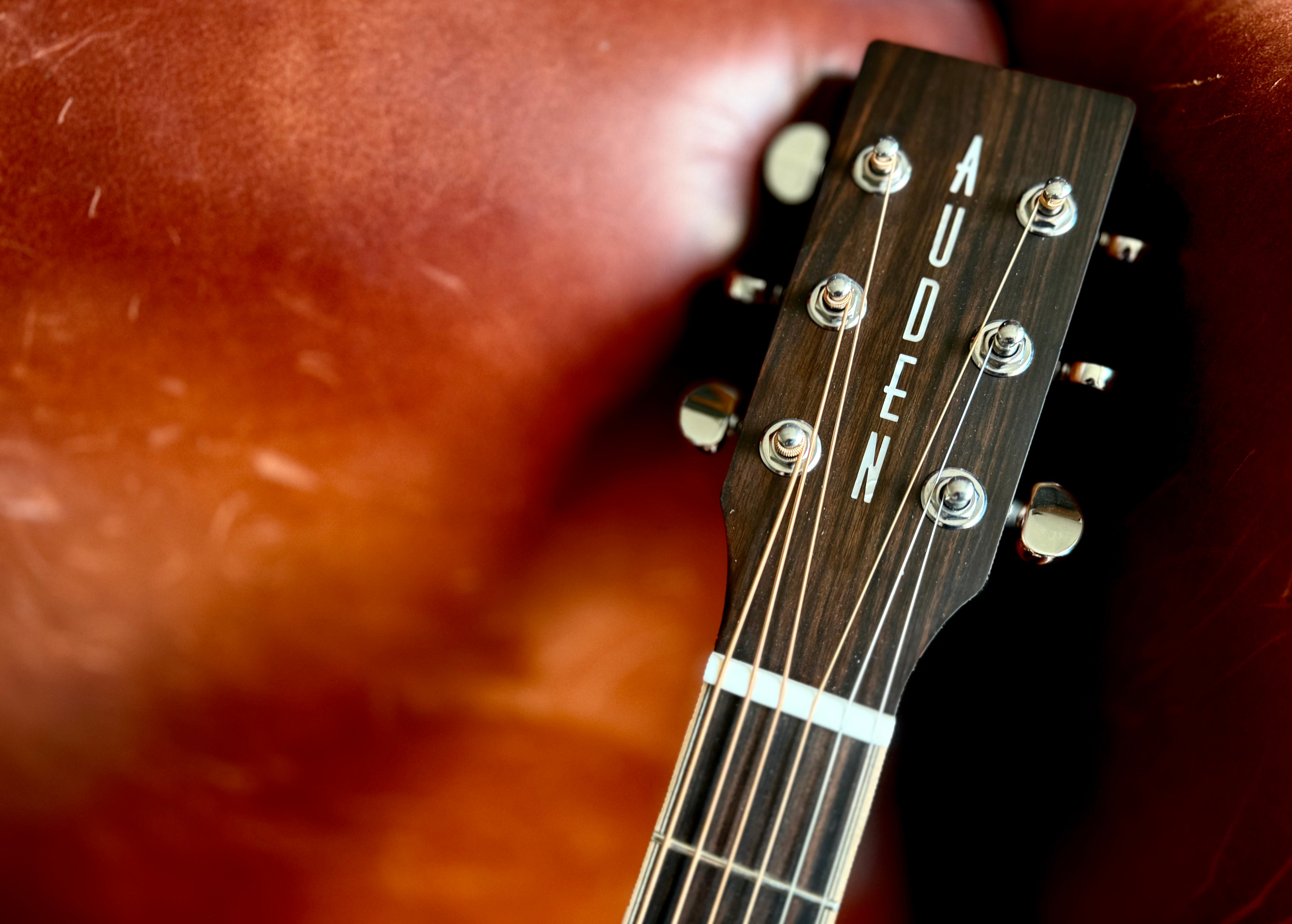 Auden Neo Bowman Electro Acoustic Guitar, Electro Acoustic Guitar en vente chez Richards Guitars.