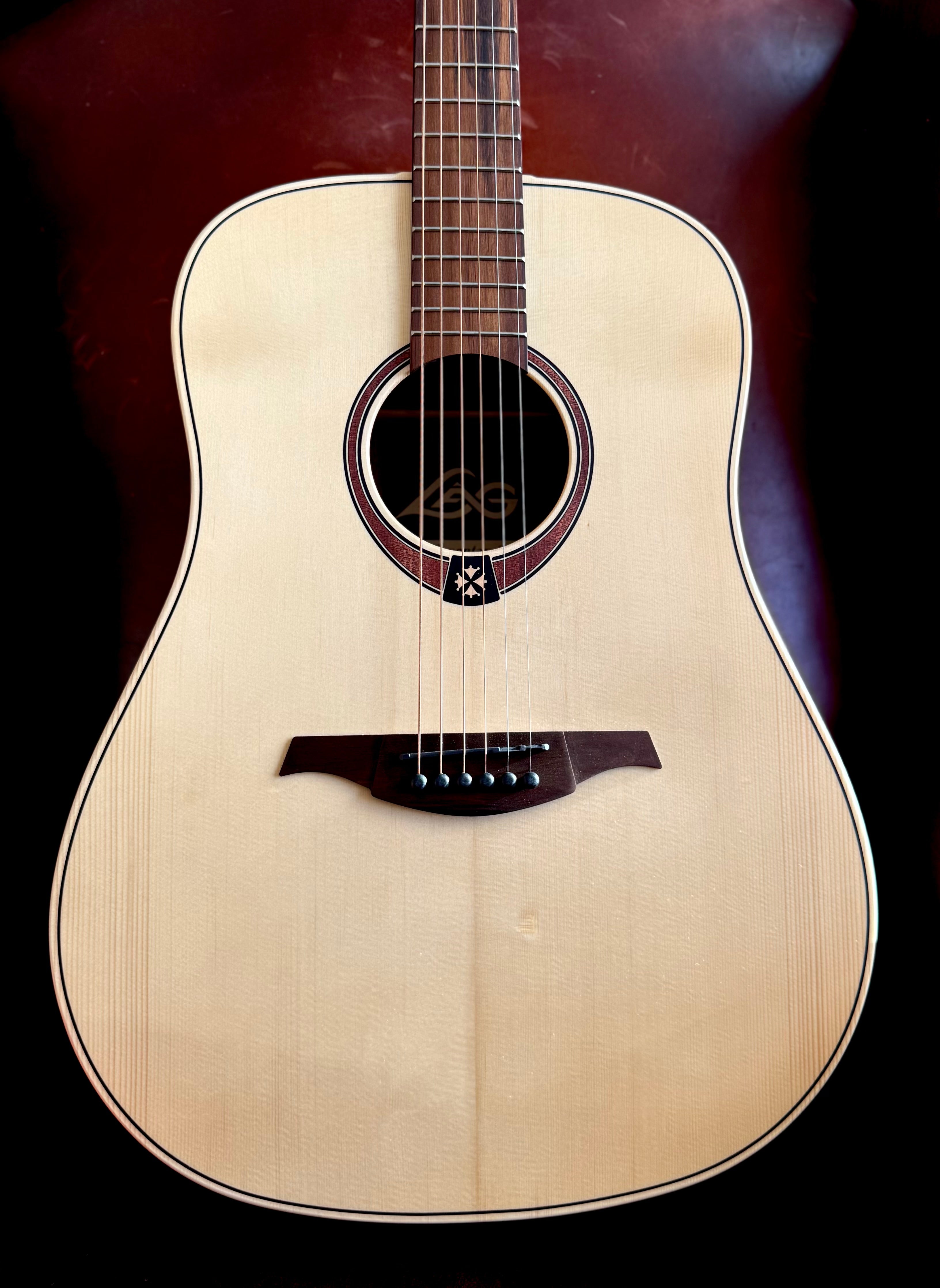 LAG T70D Dreadnought Top Personal Acoustic Recommendation, Guitare acoustique en vente chez Richards Guitars.
