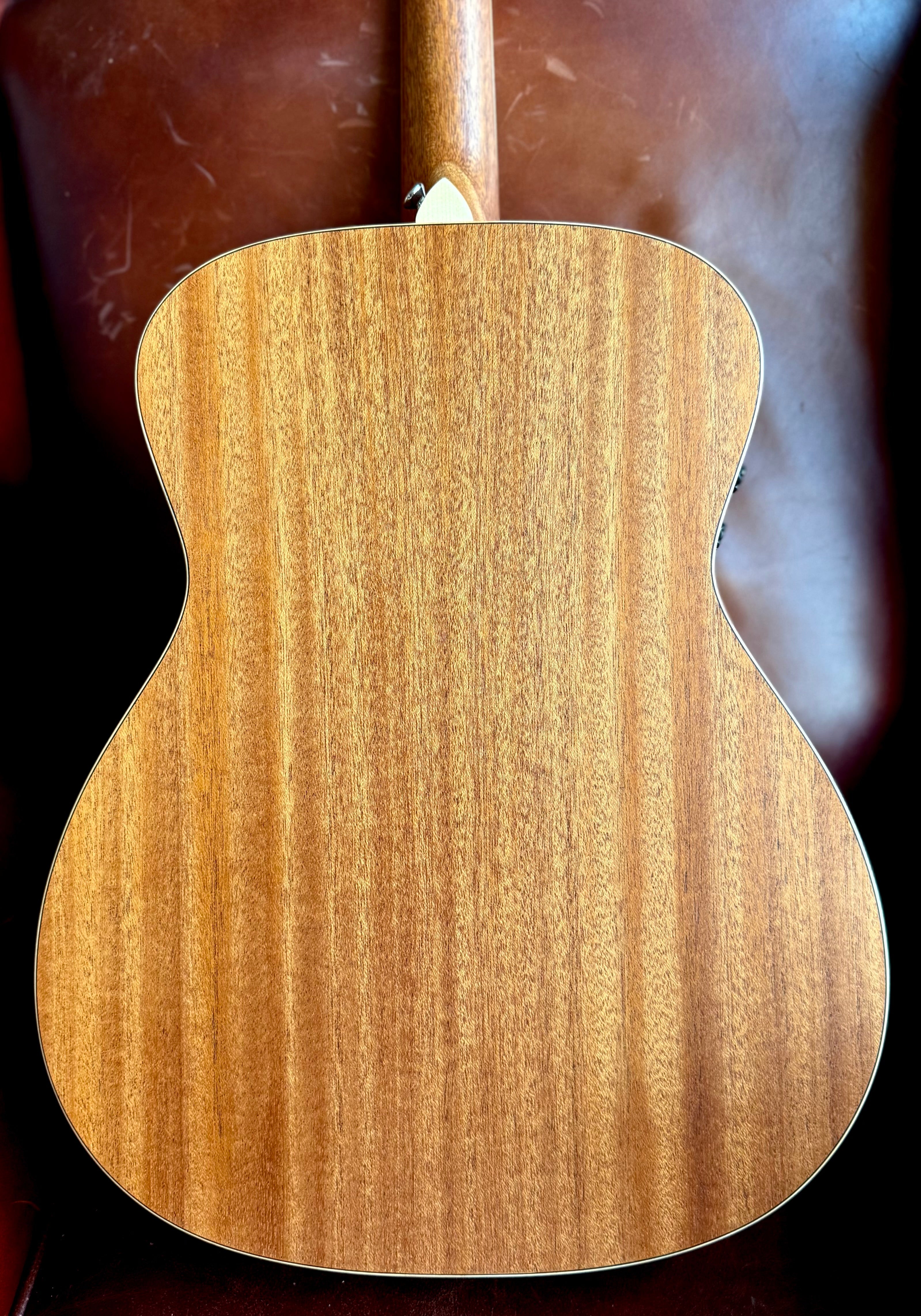 Auden Neo Bowman Electro Acoustic Guitar, Electro Acoustic Guitar en vente chez Richards Guitars.