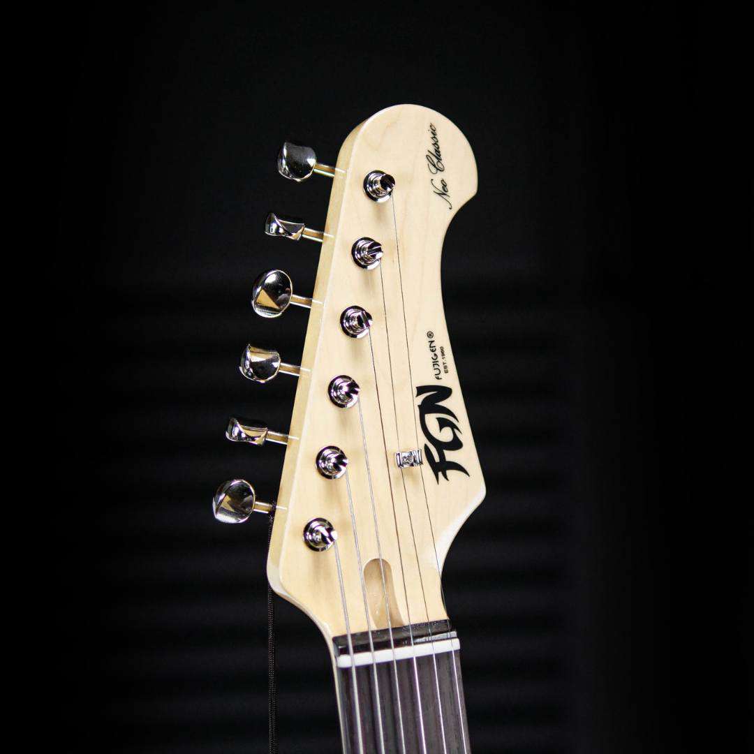 FGN Neoclassic NST100RAL (Alder Vintage White), Guitare électrique en vente chez Richards Guitars.
