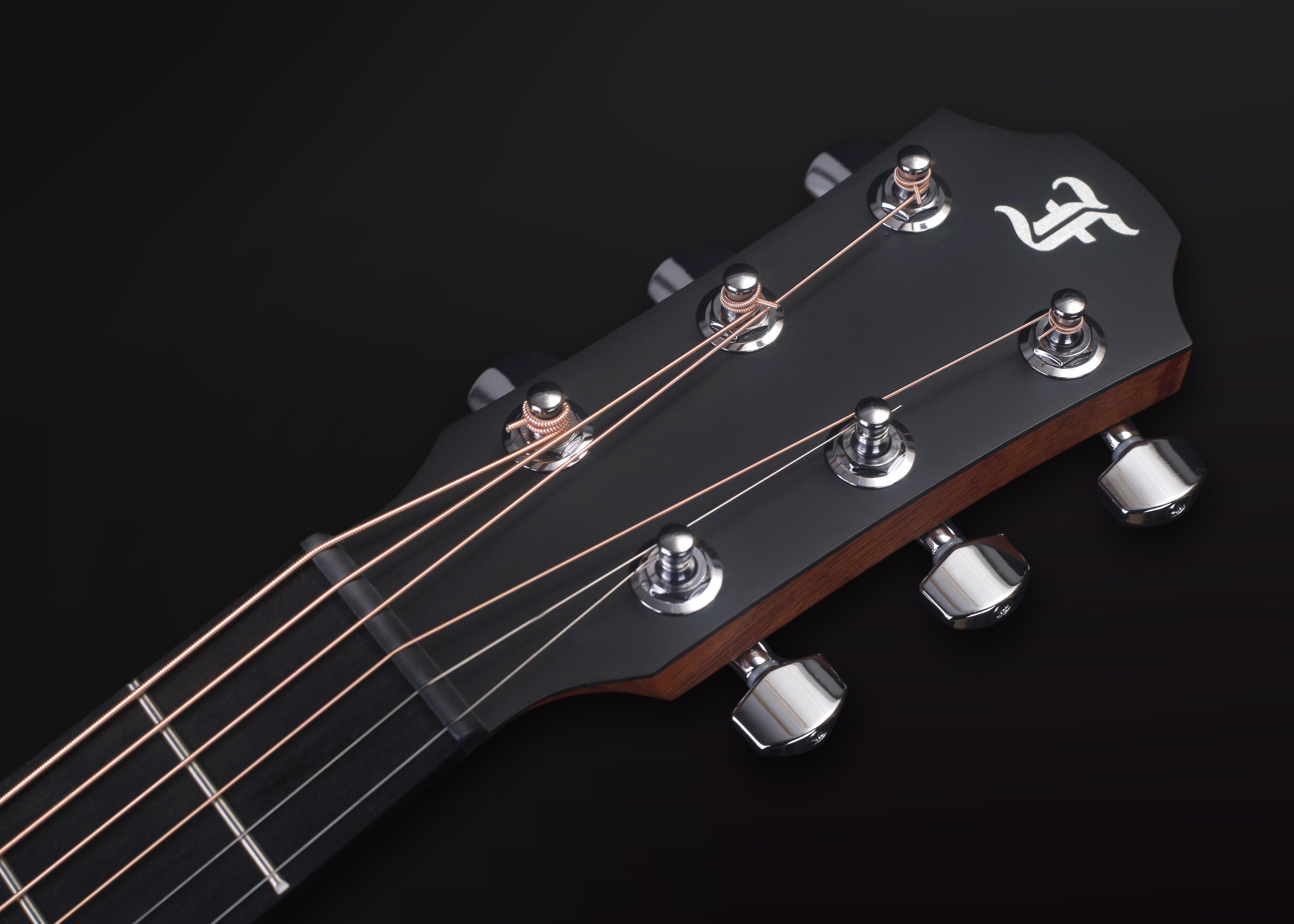 Furch Pioneer CM : Western red cedar top with African mahogany back and sides (Furch Mini / Travel Guitar), Guitare acoustique en vente chez Richards Guitars.