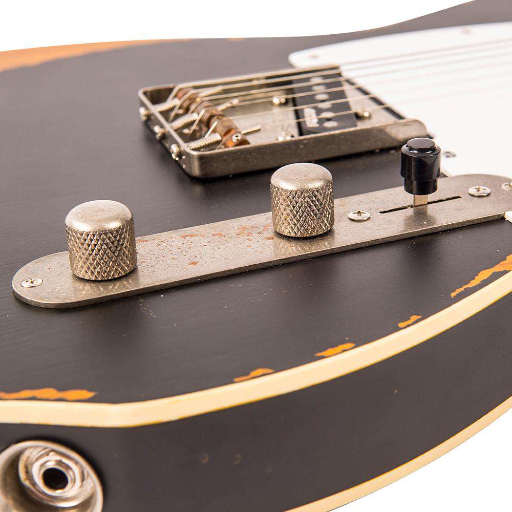 Vintage V59 ICON Electric Guitar ~ Distressed Black, à vendre chez Richards Guitars.