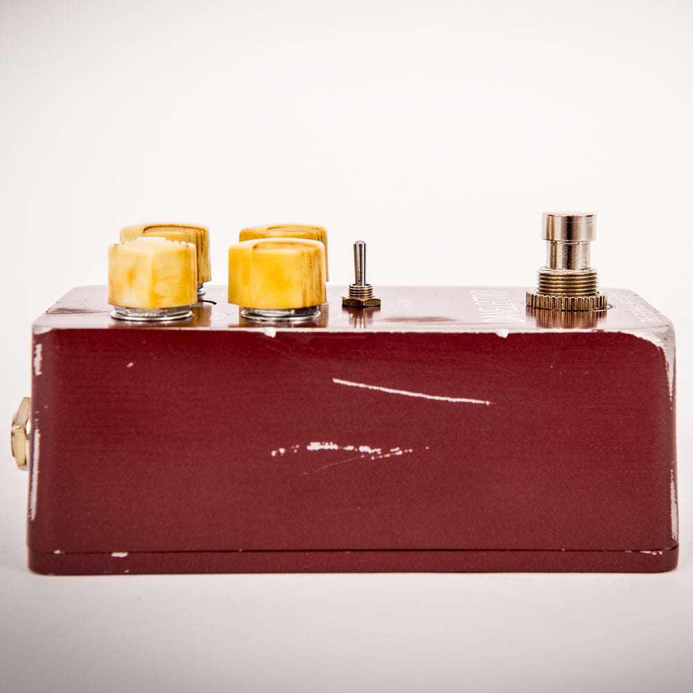 Danelectro 'Eisenhower Fuzz' Pedal - Richards Guitars Of Stratford Upon Avon