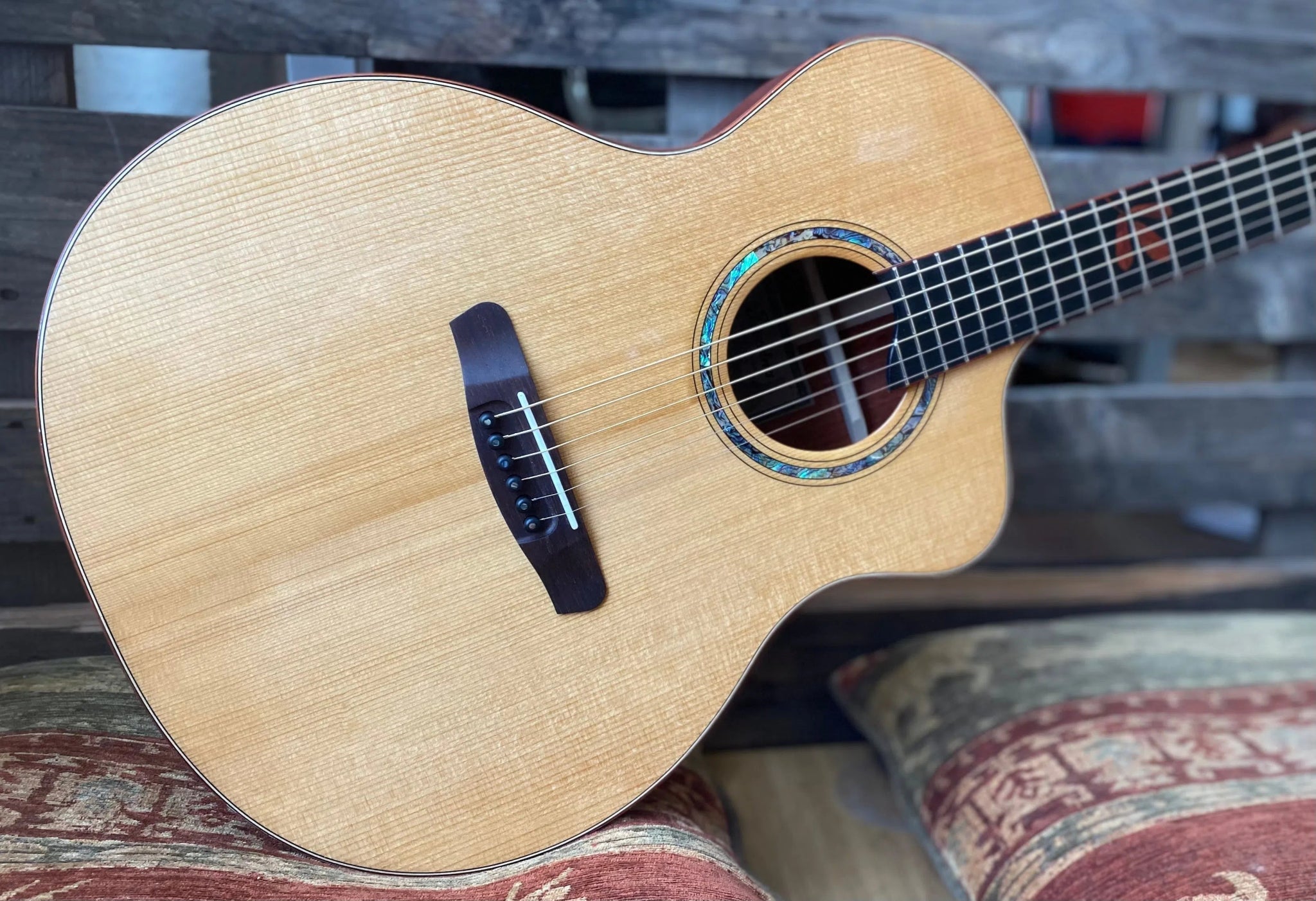 Dowina PADAUK GAC Deluxe (Torrified Swiss Moon Spruce) - Richards Guitars Of Stratford Upon Avon