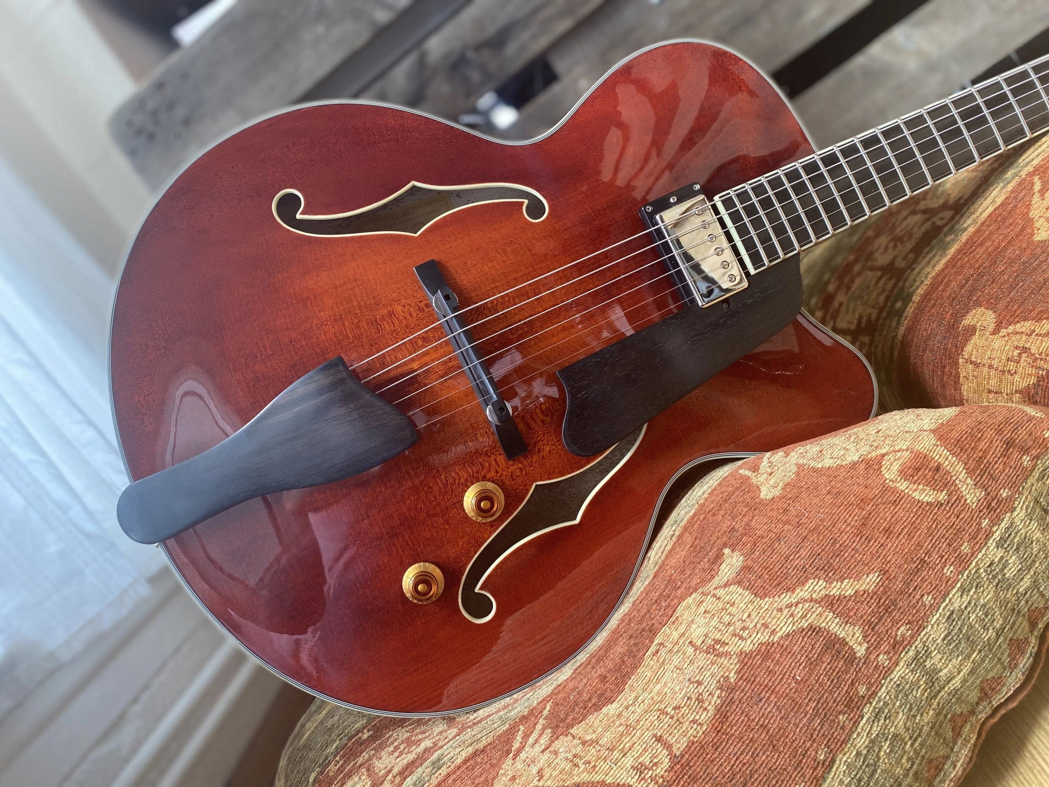 Eastman AR503CE (Price inc. Custom Pro Setup Package) - Richards Guitars Of Stratford Upon Avon