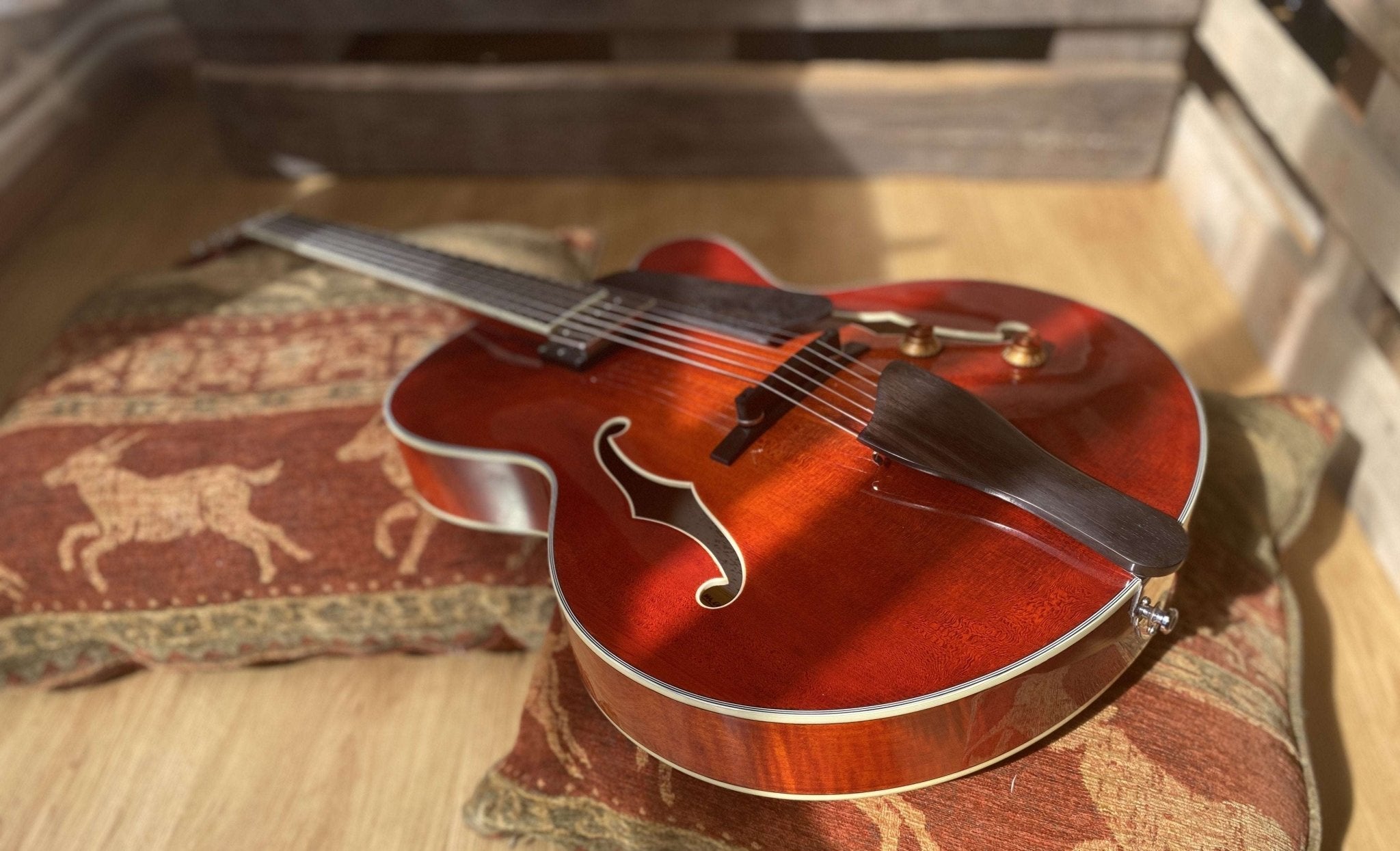 Eastman AR503CE (Price inc. Custom Pro Setup Package) - Richards Guitars Of Stratford Upon Avon