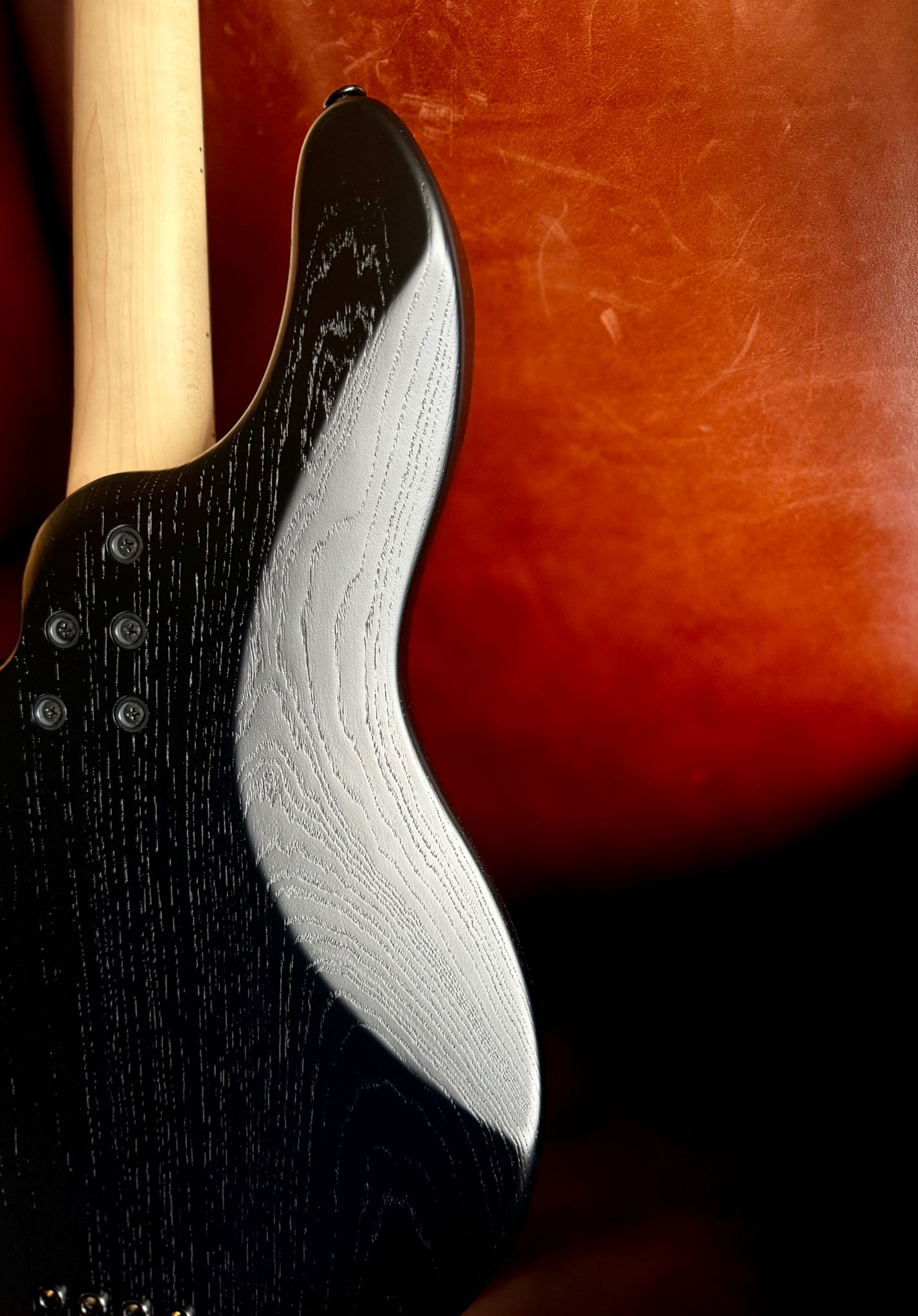 FGN J Standard Mighty Jazz JMJ2ASHDEM Open Pore Black	Avec Housse