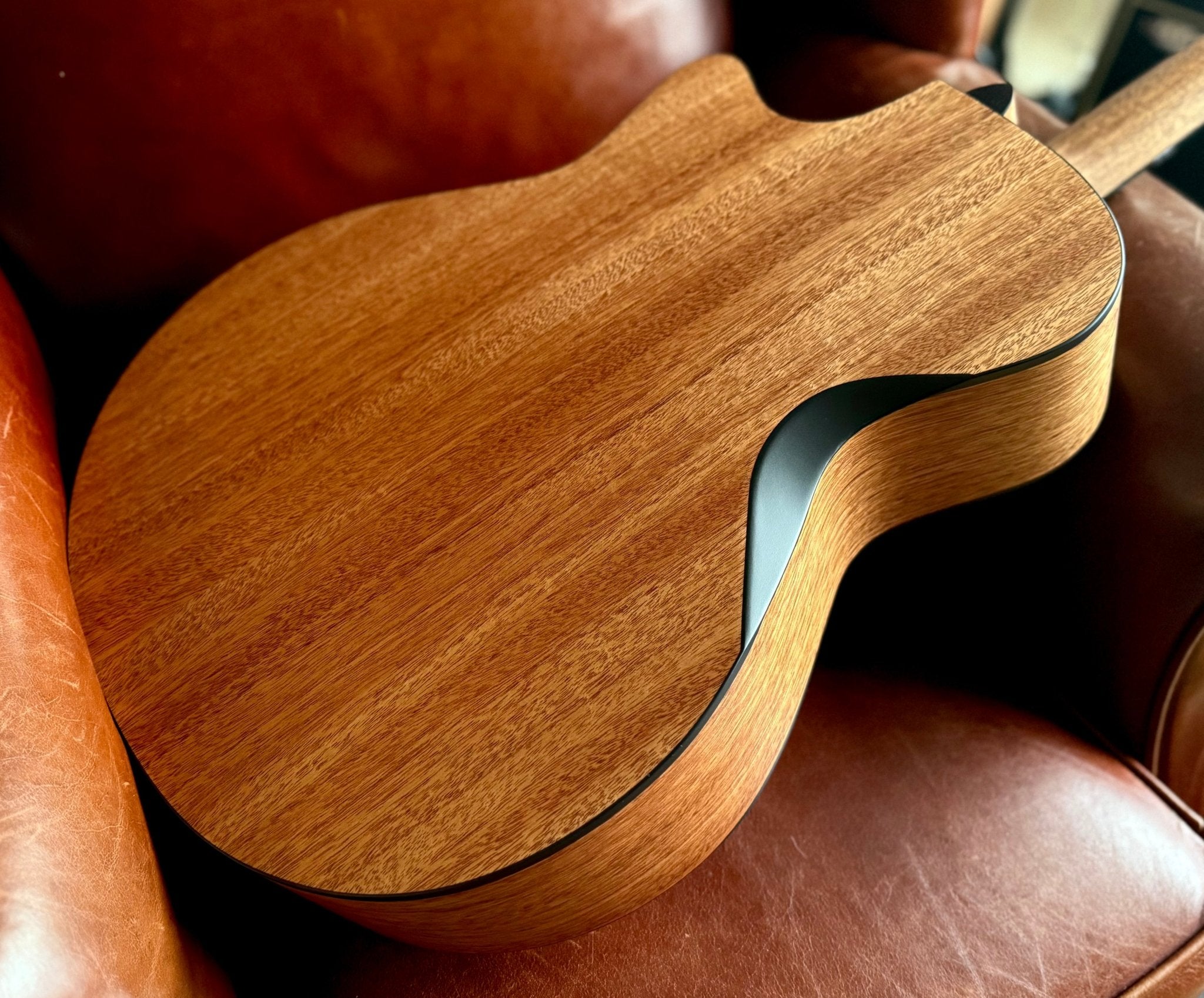 Furch Blue Performance Gc - EMa EAS - VTC - Richards Guitars Of Stratford Upon Avon