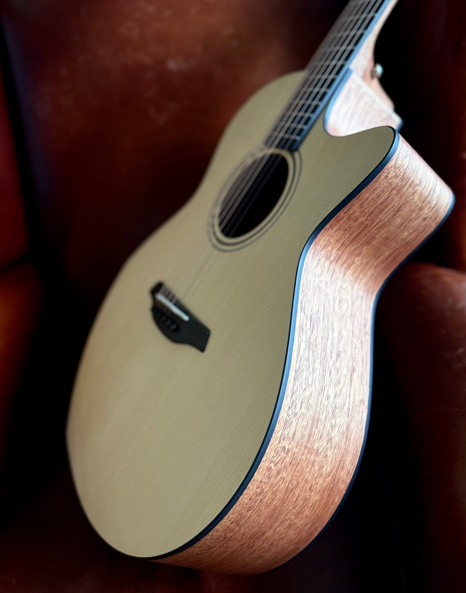 Furch Blue Performance Gc - EMa EAS - VTC - Richards Guitars Of Stratford Upon Avon