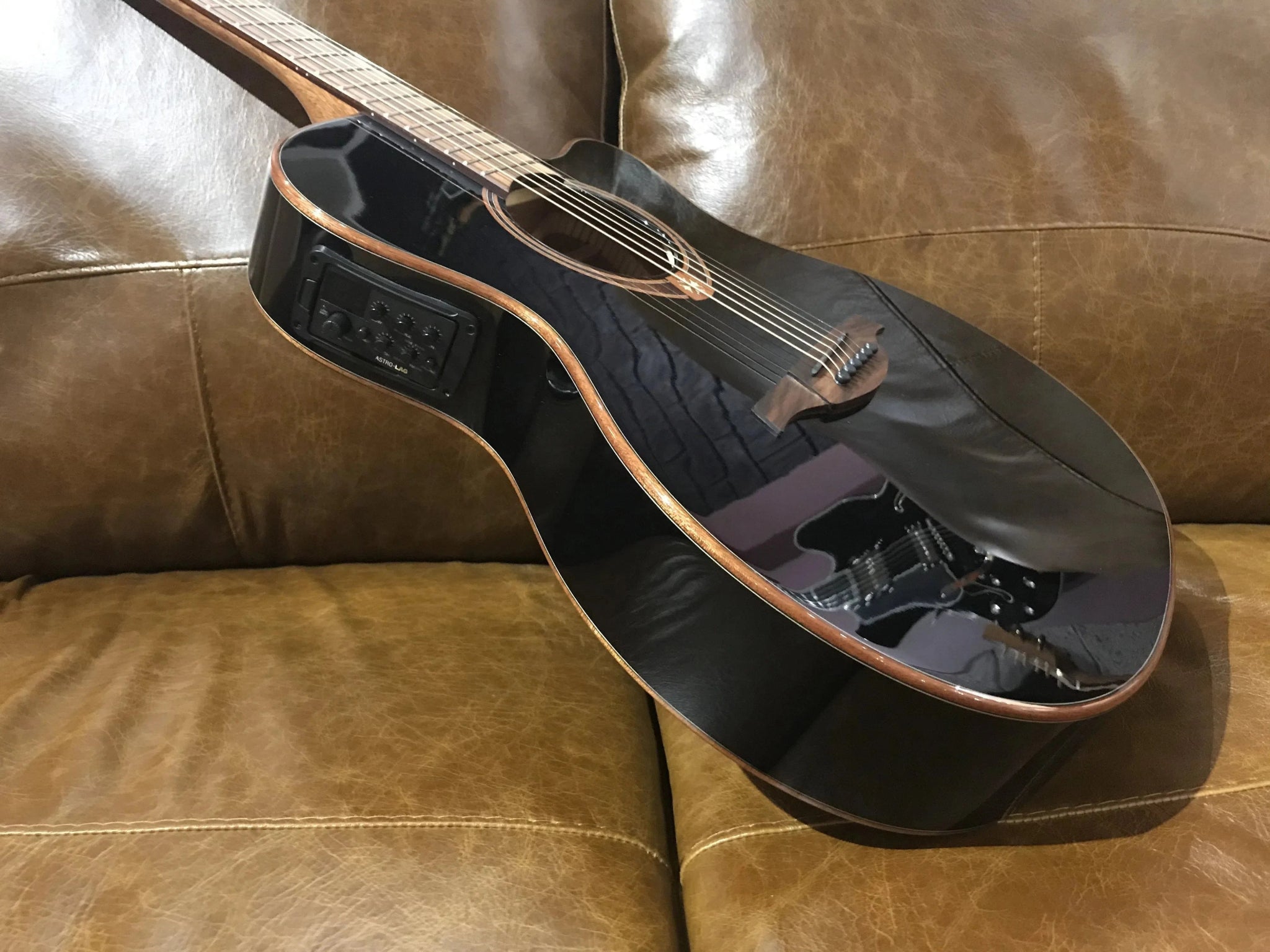 LAG TRAMONTANE 118 T118ASCE - BLK AUDITORIUM SLIM CUTAWAY ELECTRO BLACK - Richards Guitars Of Stratford Upon Avon
