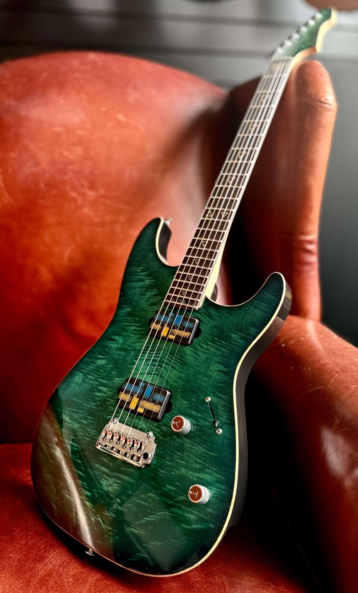 Valiant Soothsayer Malachite Alchemist P90 Custom With Stainless Steel Frets Upgrade - Richards Guitars Of Stratford Upon Avon