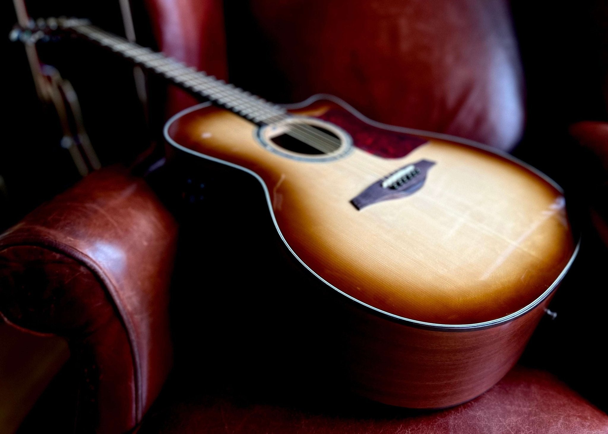 Vintage VGA990 Electro - Acoustic Sweetwater Guitar ~ Sunburst - Richards Guitars Of Stratford Upon Avon