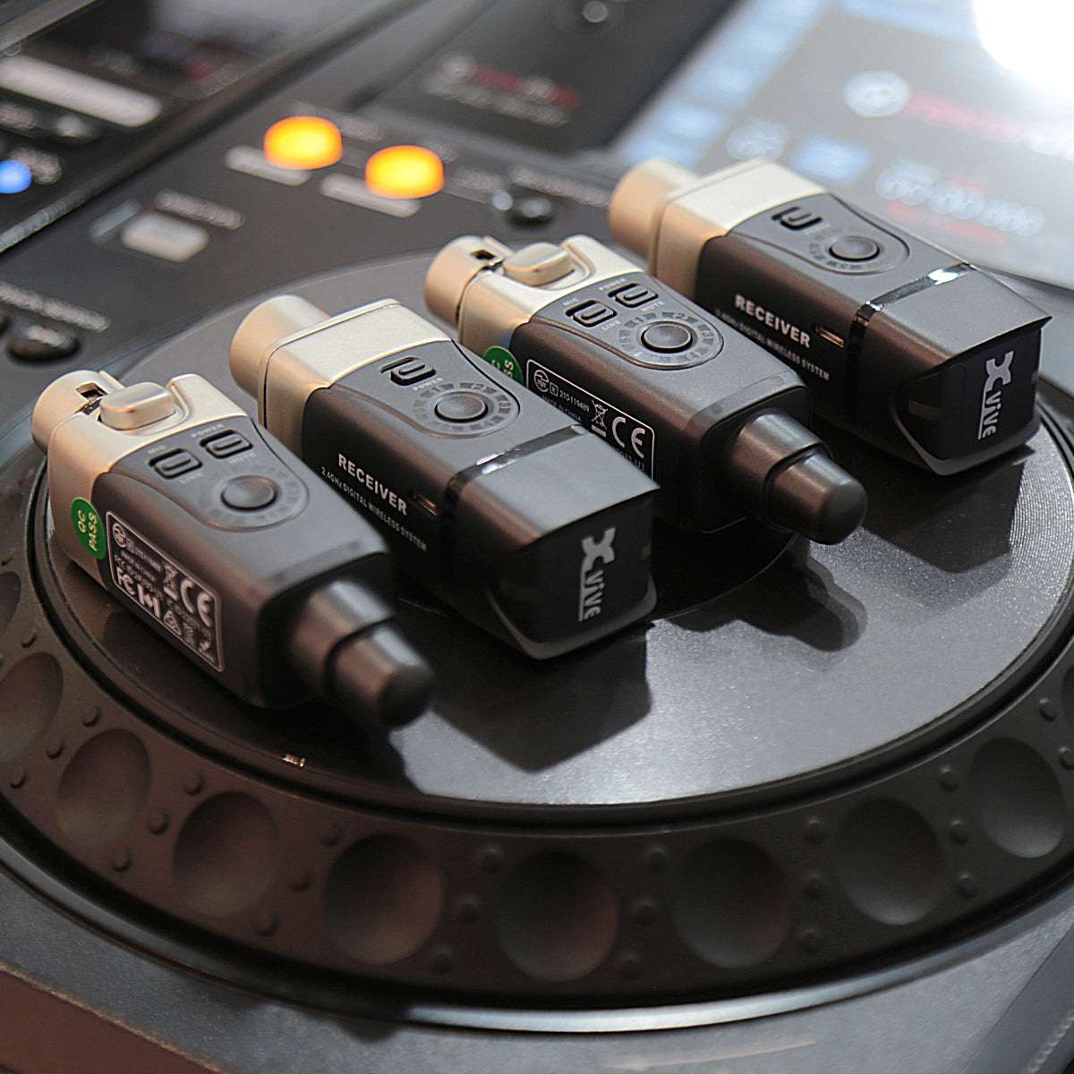 Xvive Dual U3 Wireless System for Audio - Richards Guitars Of Stratford Upon Avon