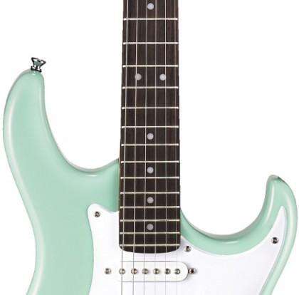 Cort G110 Black, Guitare électrique en vente chez Richards Guitars.