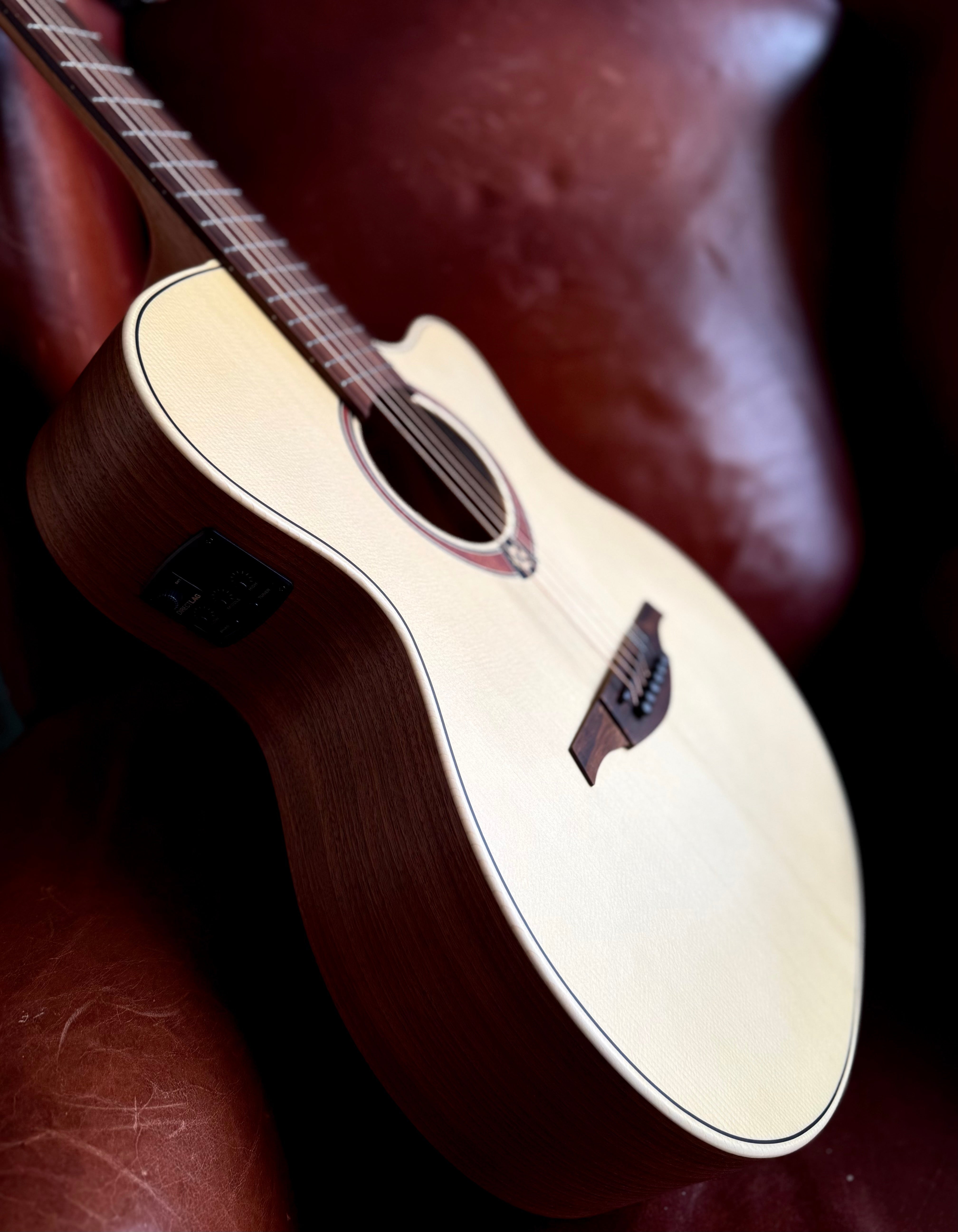 LAG Tramontane T70 ACE Electro Acoustic Guitar O w' £225 Custom Pro Setup Package Included