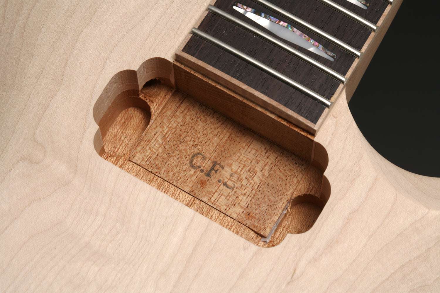 FGN Expert Flame, Chitarra elettrica, Violino Vintage (VV) EFLFMR Con custodia rigida, Chitarra elettrica in vendita presso Richards Guitars.