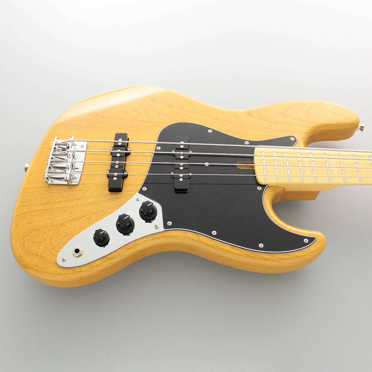FGN Guitars Neoclassic JB 100M Ash Vintage Natural, basso in vendita da Richards Guitars.