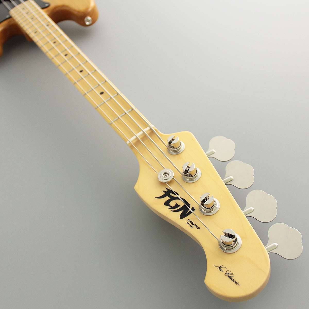 FGN Guitars Neoclassic PB 100M Ash Vintage Natural, basso in vendita da Richards Guitars.