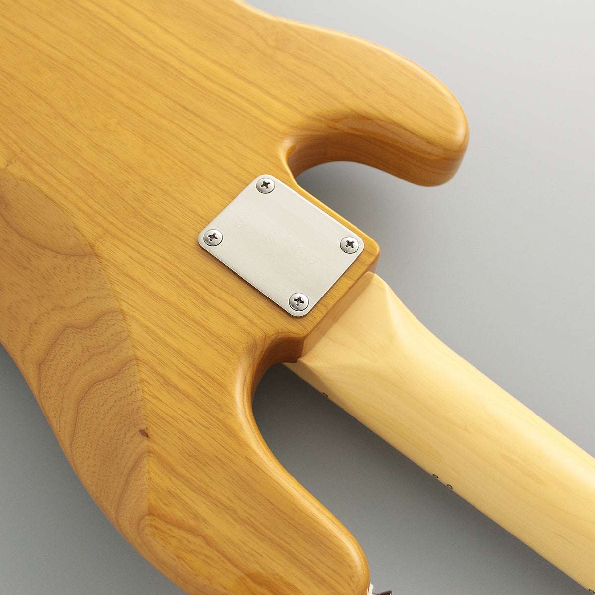 FGN Guitars Neoclassic PB 100M Ash Vintage Natural, basso in vendita da Richards Guitars.