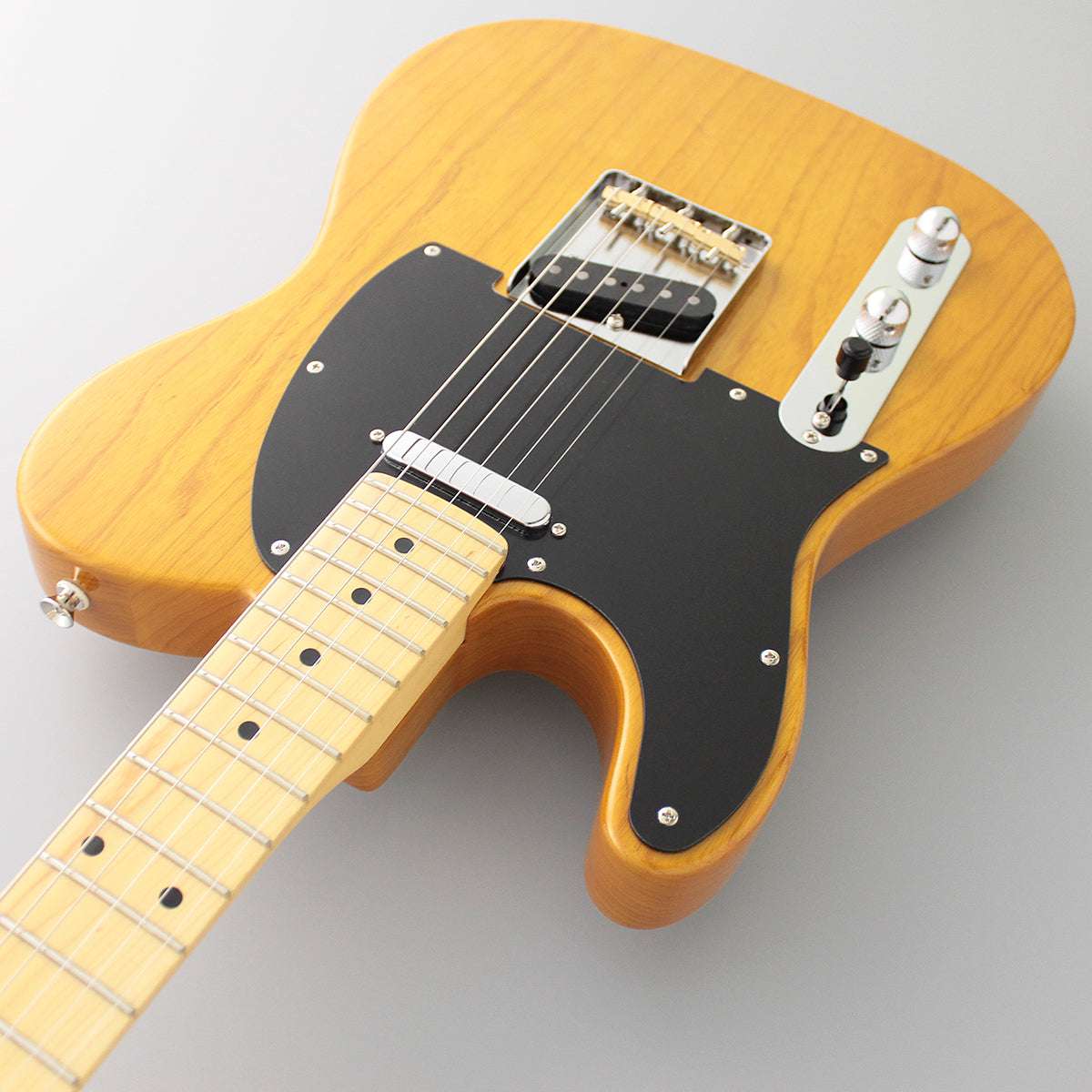 FGN Guitars Neoclassic TE 100M Ash LH Vintage Natural Left Handed, chitarra elettrica in vendita presso Richards Guitars.