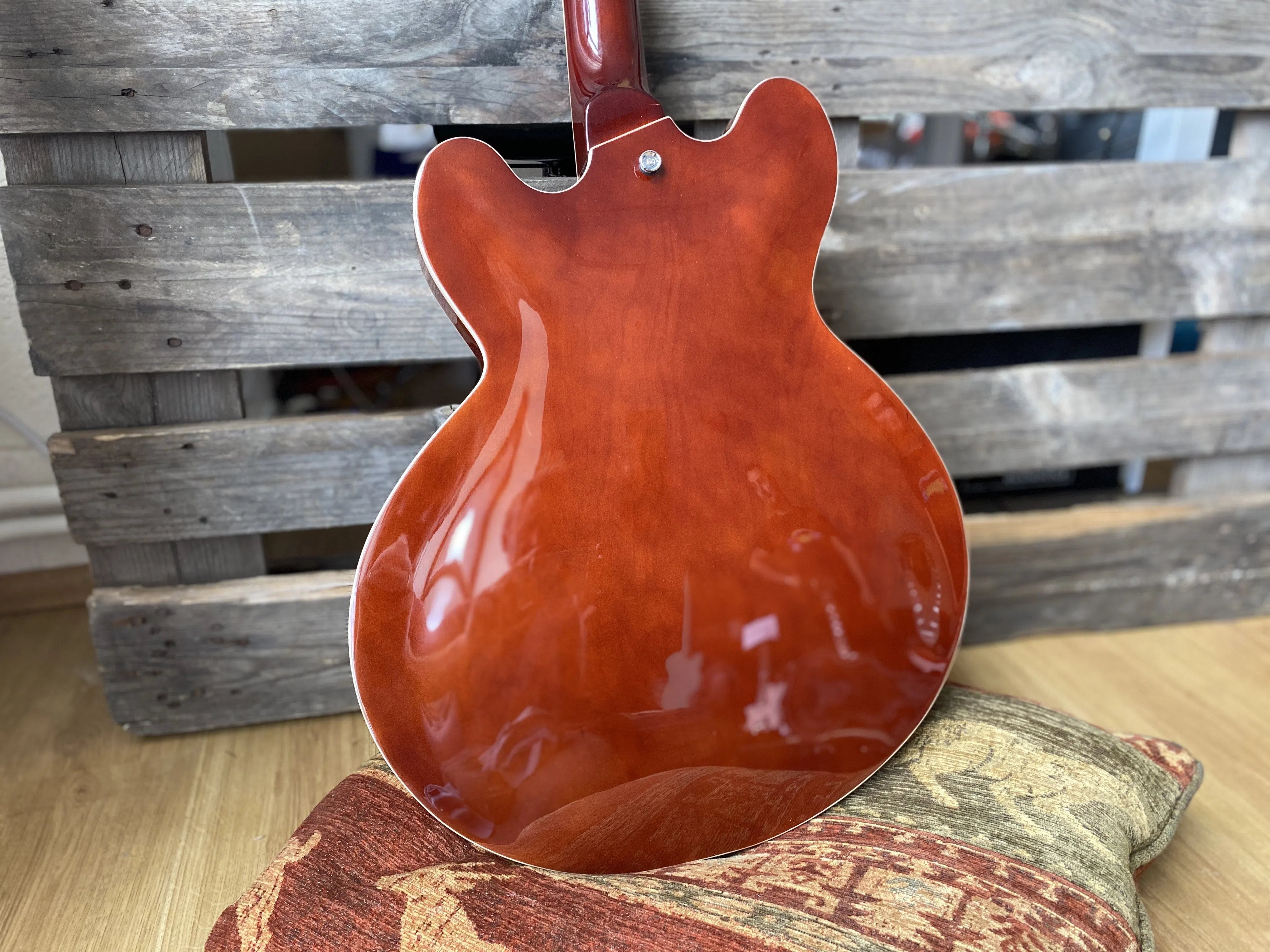 Vintage LVSA500W ReIssued Semi Acoustic Guitar ~ Natural Walnut ~ Left Handed, Electric Guitar for sale at Richards Guitars.