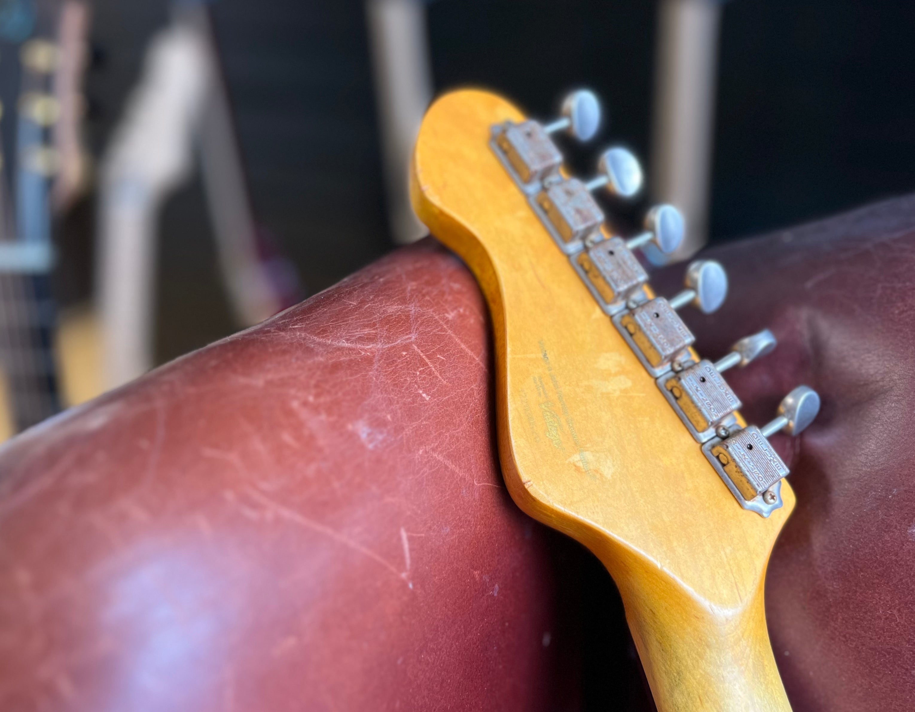 Vintage ProShop "Industrial Punk" Custom V6 in Radioactive Bubblegum Pink & FREE Custom Pro Setup, Chitarra elettrica in vendita da Richards Guitars.
