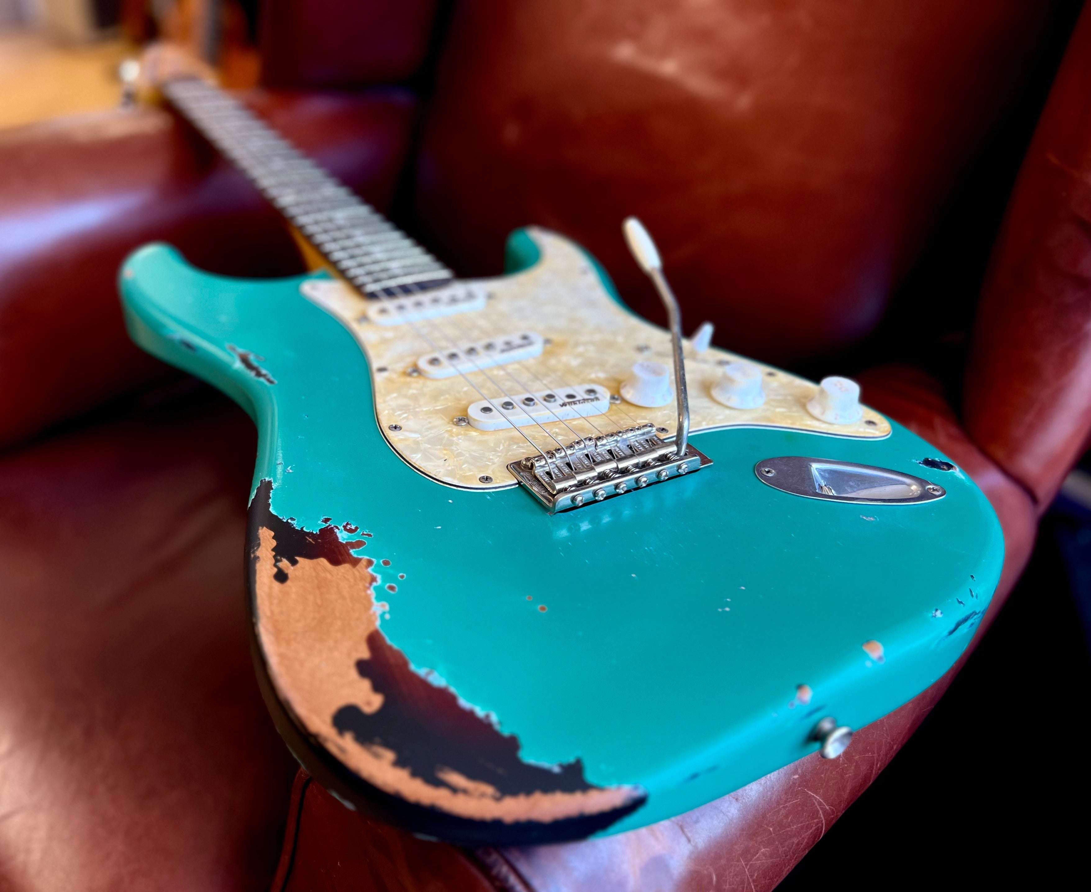 Vintage ProShop V6 "Industrial Punk" Custom Inc. Chitarra elettrica Vintage Custom Pro Setup, in vendita presso Richards Guitars.