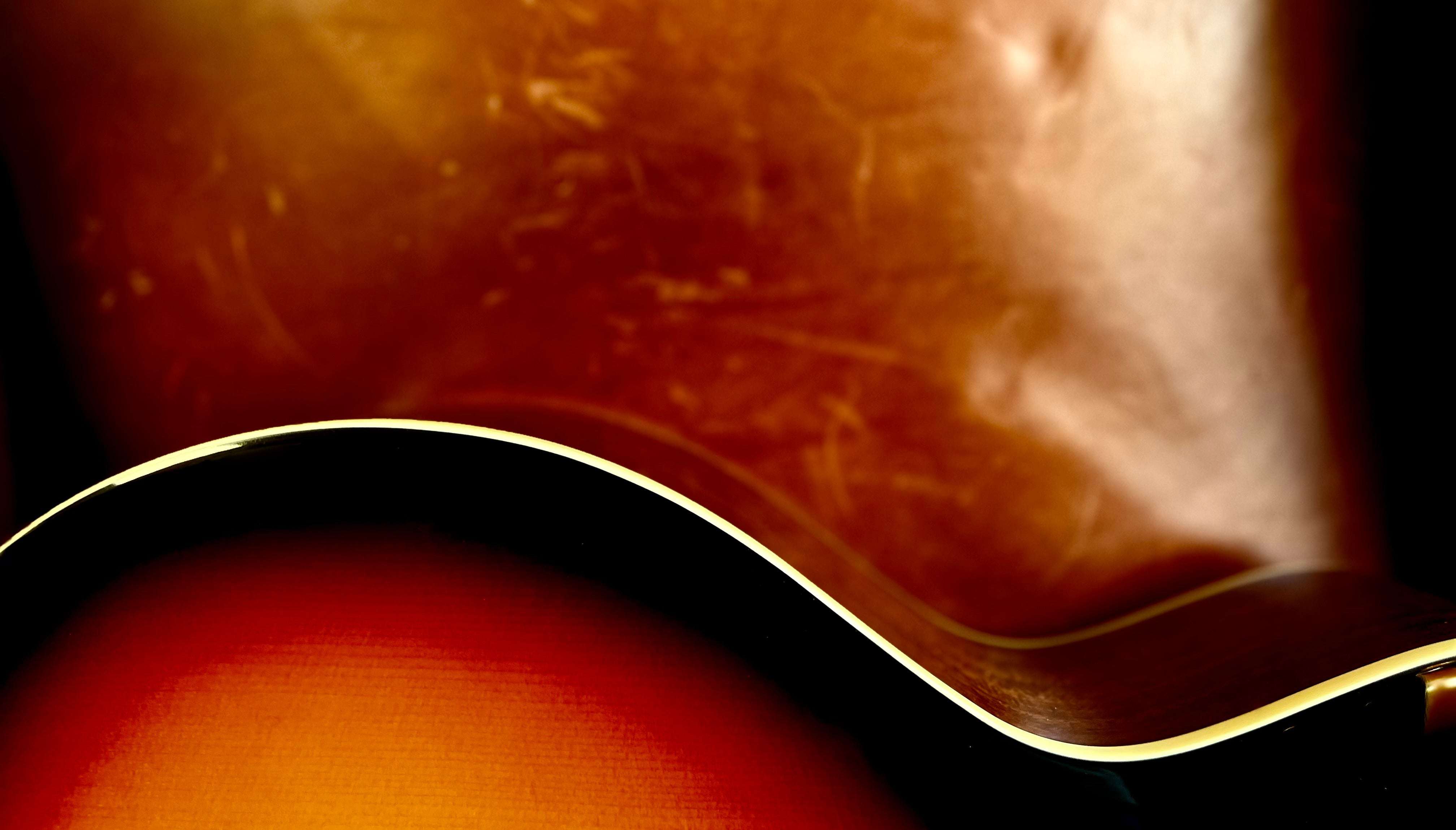 Vintage REVO ELEKTRA ~ Sunburst Silk, chitarra elettroacustica in vendita presso Richards Guitars.
