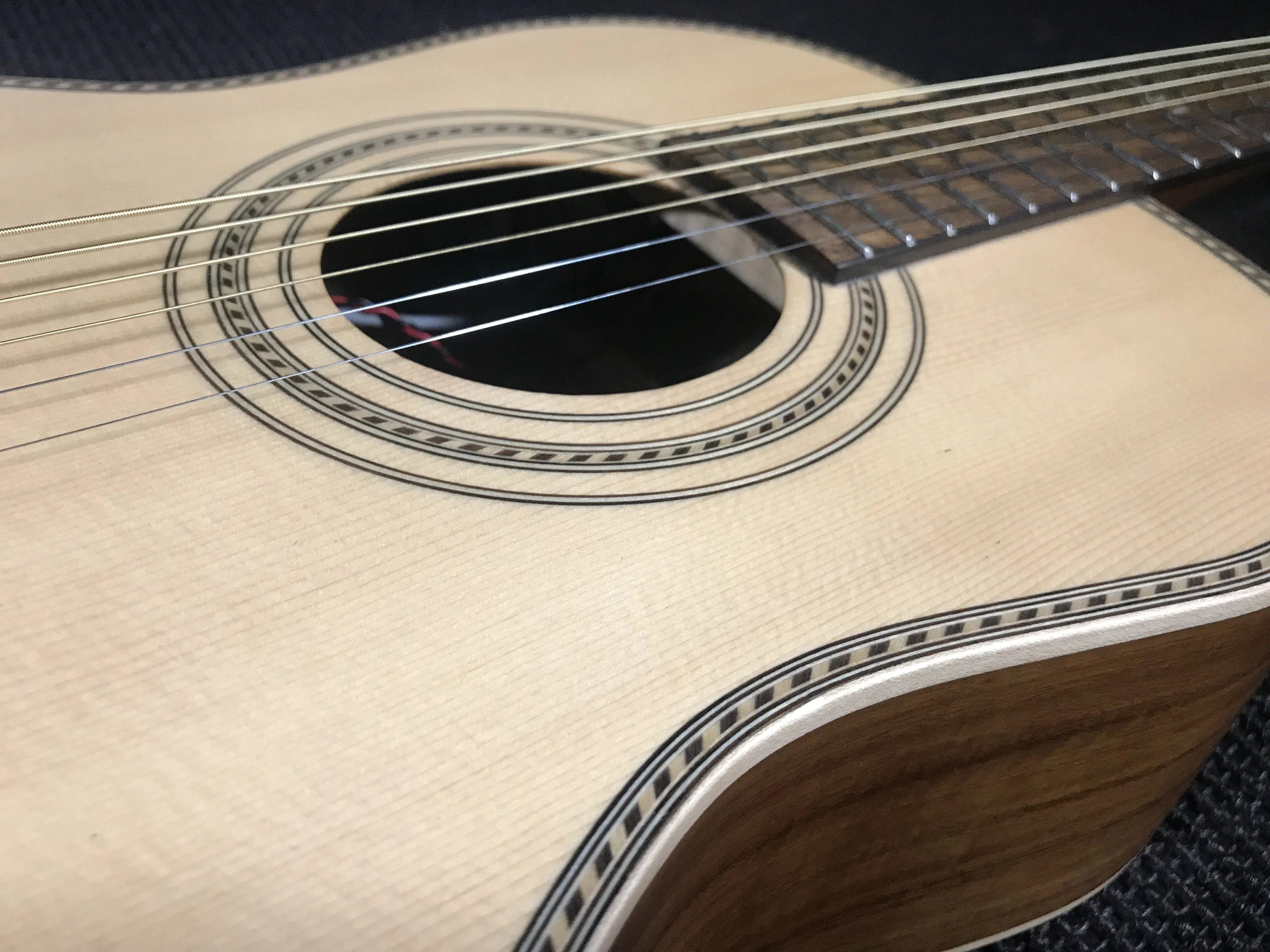 Vintage* VE880PB Paul Brett Signature 6-String 880 Electro-Acoustic ~ Natural, Chitarra elettroacustica in vendita presso Richards Guitars.