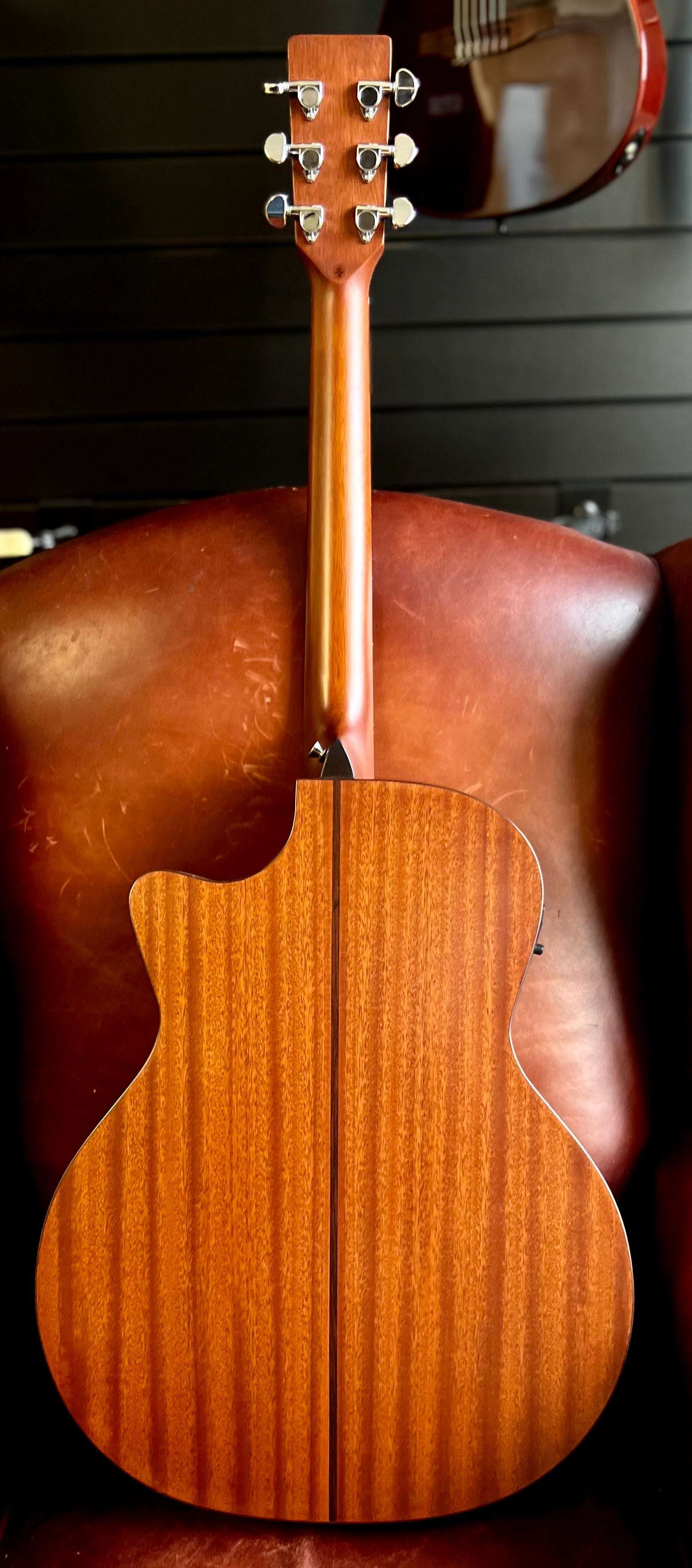Vintage VGA990 Electro-Acoustic Sweetwater Guitar ~ Sunburst, Chitarra elettroacustica in vendita presso Richards Guitars.