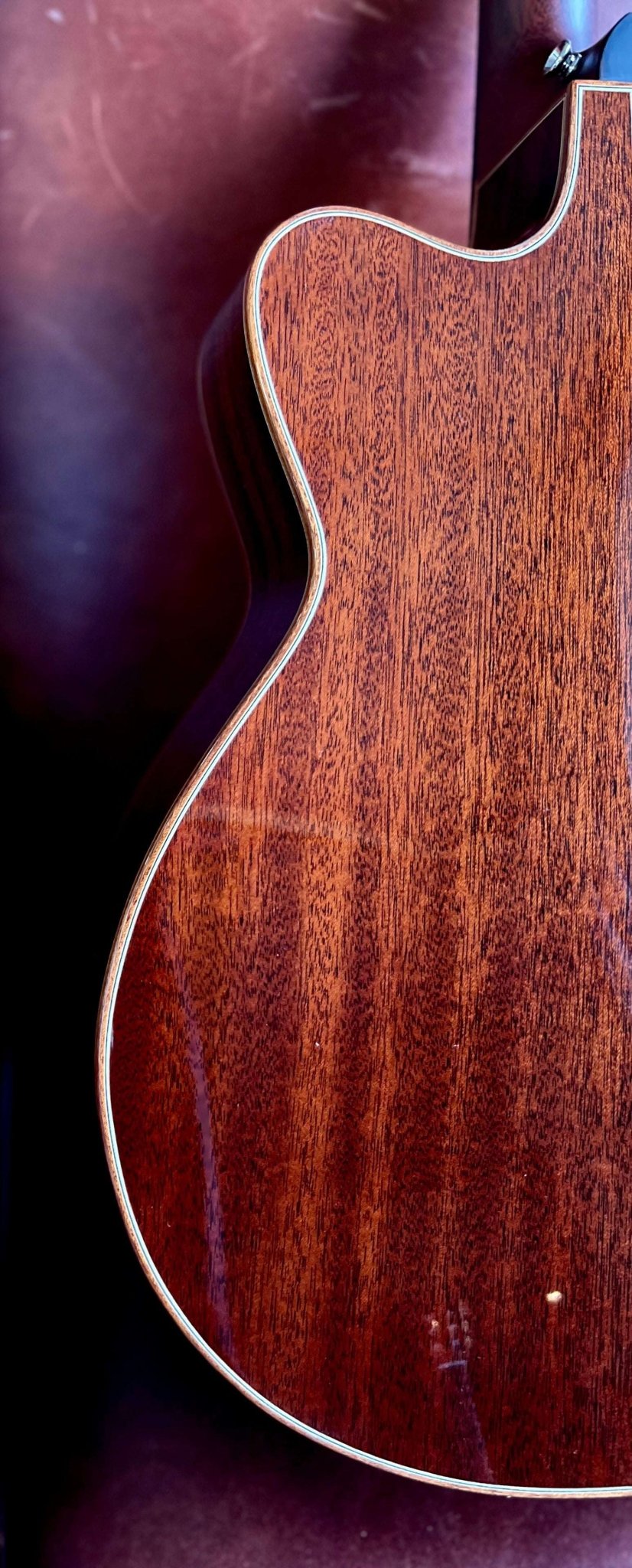 Auden Austin Mahogany Cutaway - Richards Guitars Of Stratford Upon Avon