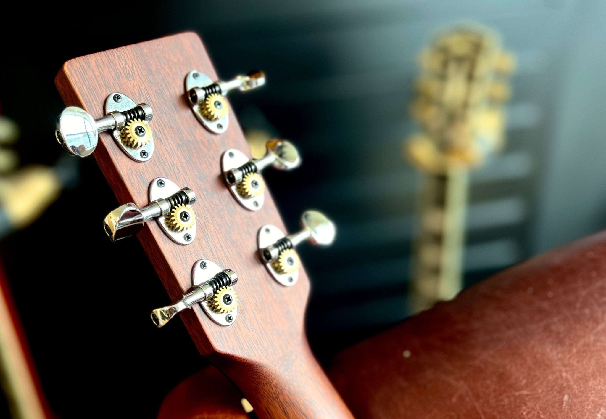 Auden Austin Mahogany Cutaway - Richards Guitars Of Stratford Upon Avon