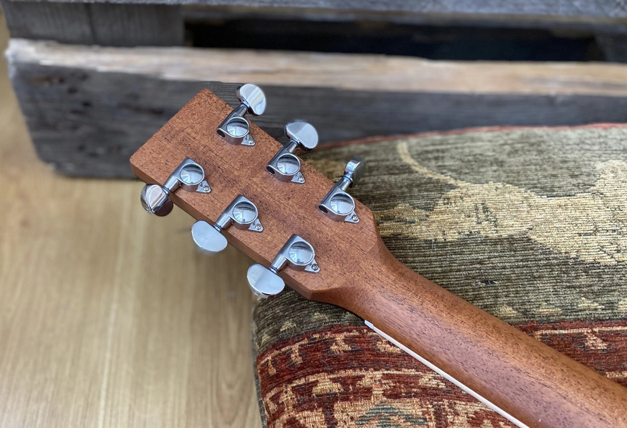 Auden Neo Colton Cutaway. - Richards Guitars Of Stratford Upon Avon