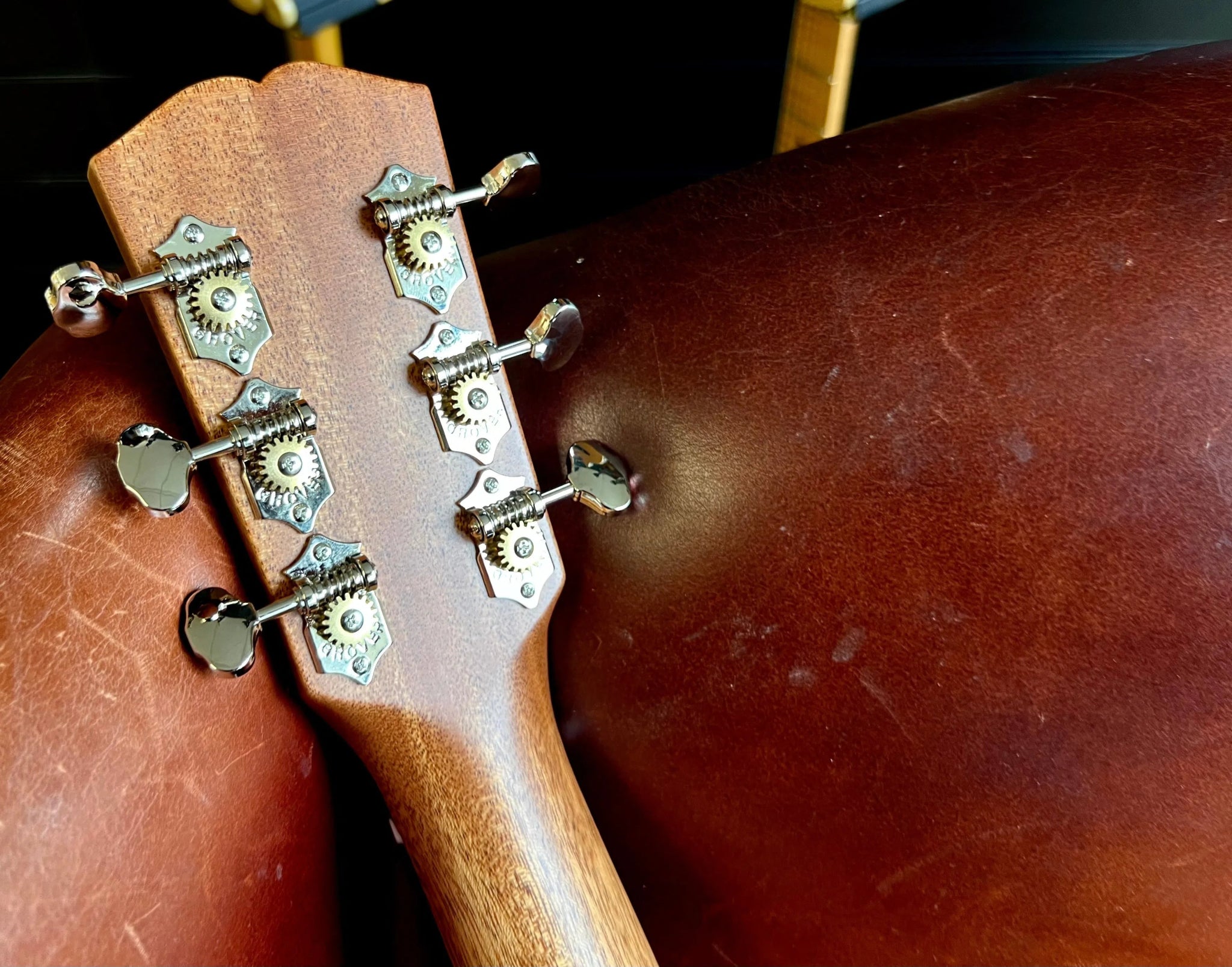 Dowina Walnut OMG Deluxe (Torrified Semi - Gloss Swiss Moon Spruce) - Richards Guitars Of Stratford Upon Avon
