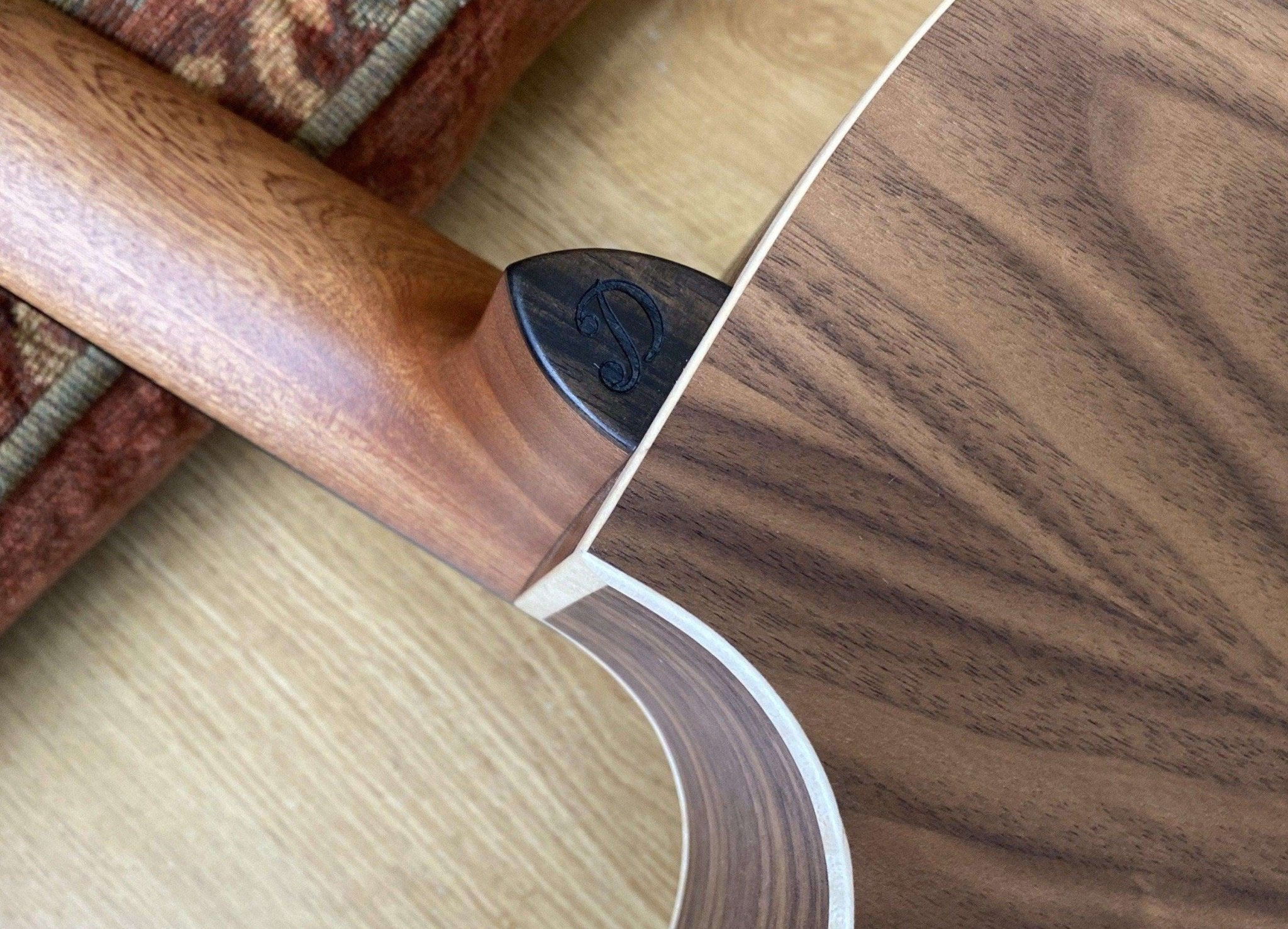 Dowina Walnut Tribute GAC - Richards Guitars Of Stratford Upon Avon
