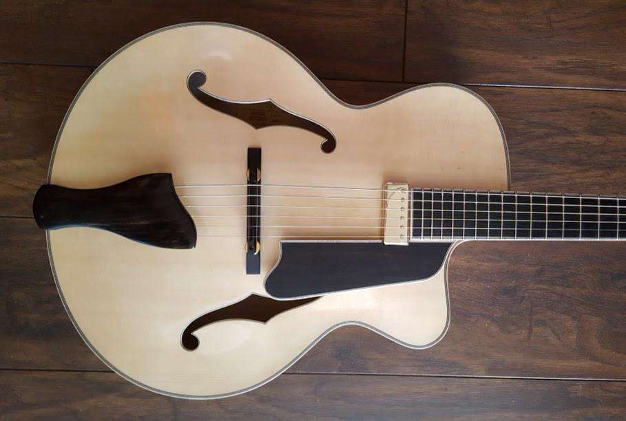 Eastman AR905CE Blonde (Price inc. Custom Pro Setup Package) - Richards Guitars Of Stratford Upon Avon