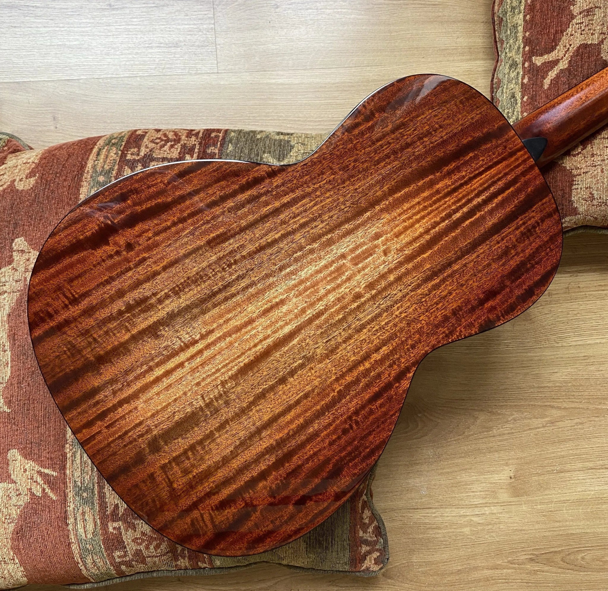 Eastman E10 OO TC Parlor Acoustic (Price inc. Custom Pro Setup Package) - Richards Guitars Of Stratford Upon Avon