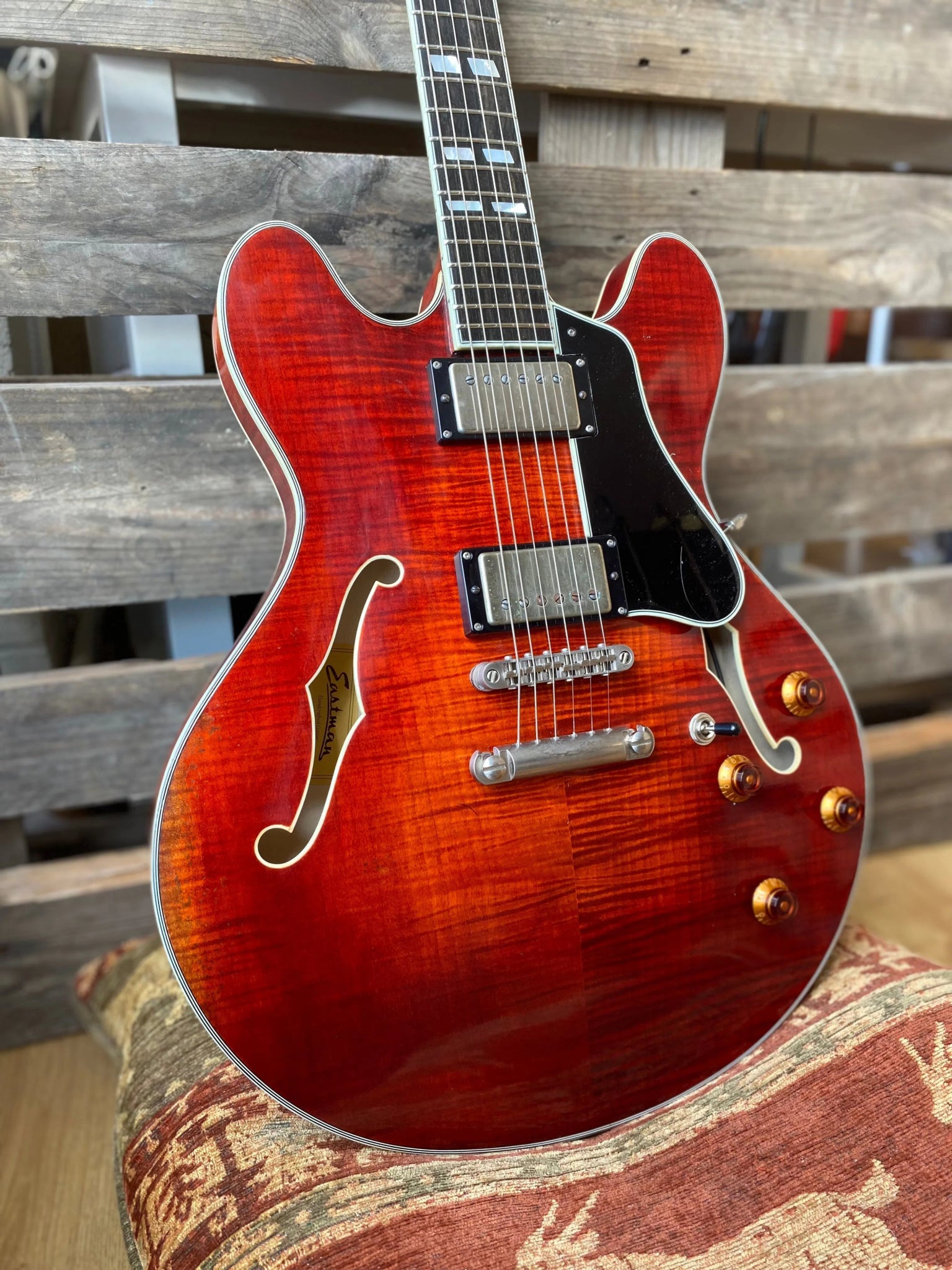 Eastman T59/v Classic (Price inc. Custom Pro Setup Package) - Richards Guitars Of Stratford Upon Avon