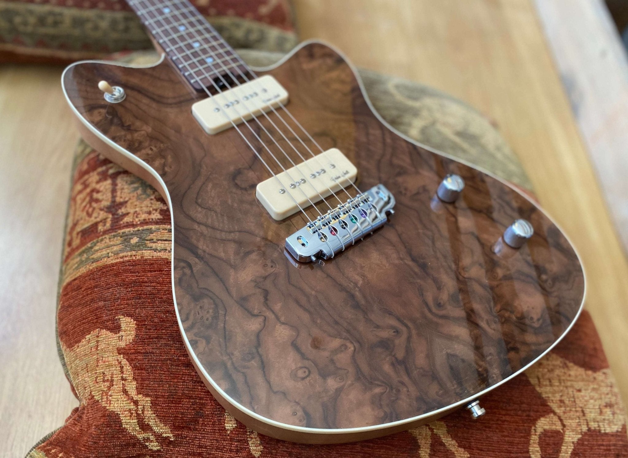Gordon Smith Gatsby Deluxe Burled Walnut Custom - Richards Guitars Of Stratford Upon Avon
