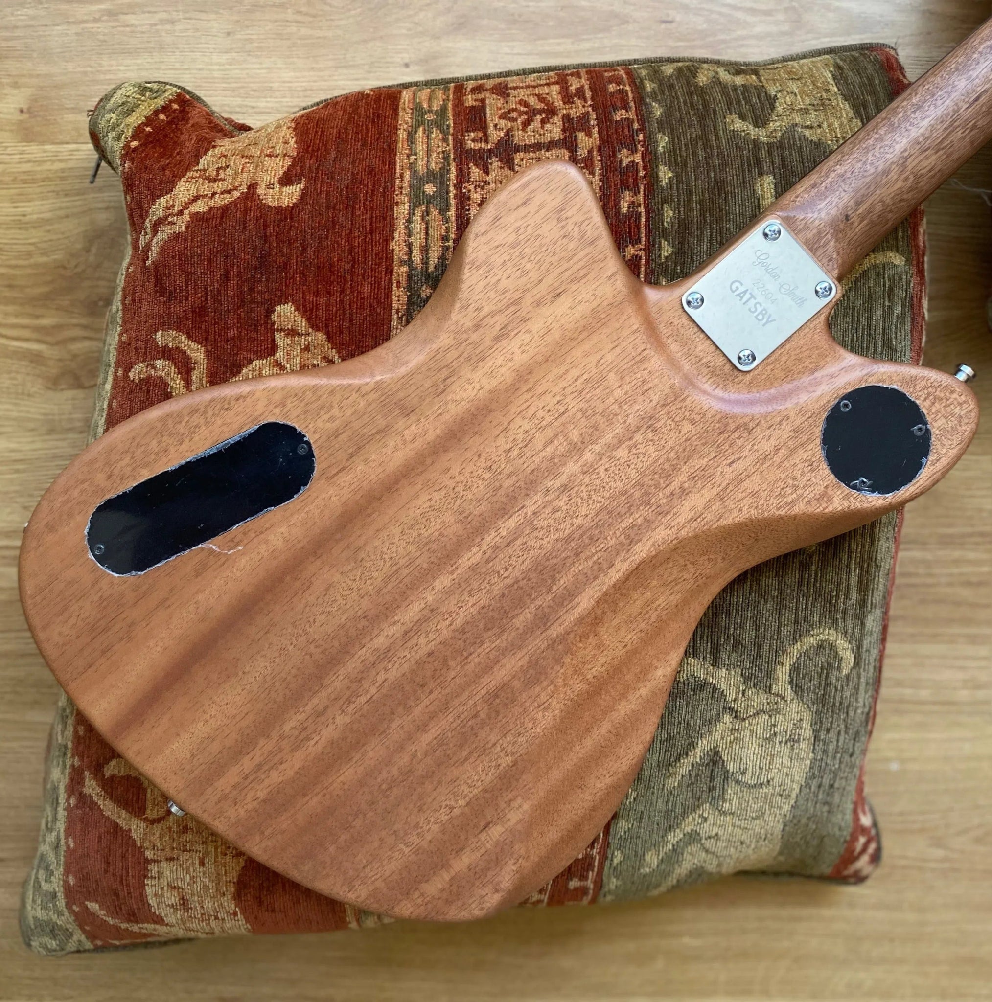 Gordon Smith Gatsby Deluxe Burled Walnut Custom - Richards Guitars Of Stratford Upon Avon