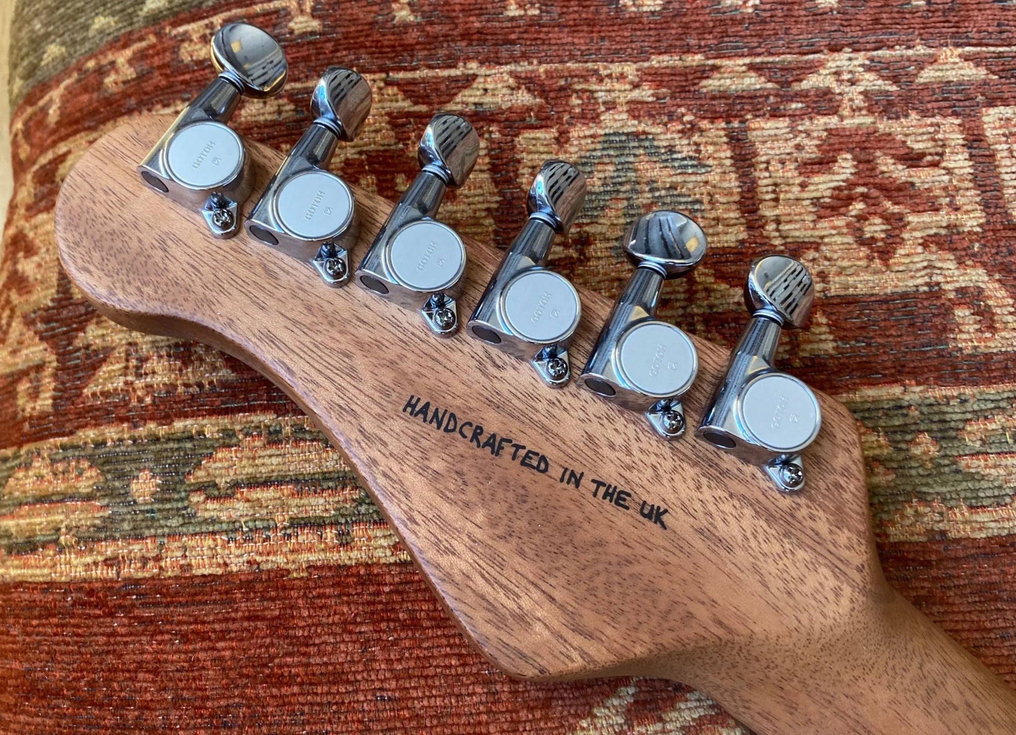 Gordon Smith Gatsby Deluxe Burled Walnut Custom - Richards Guitars Of Stratford Upon Avon