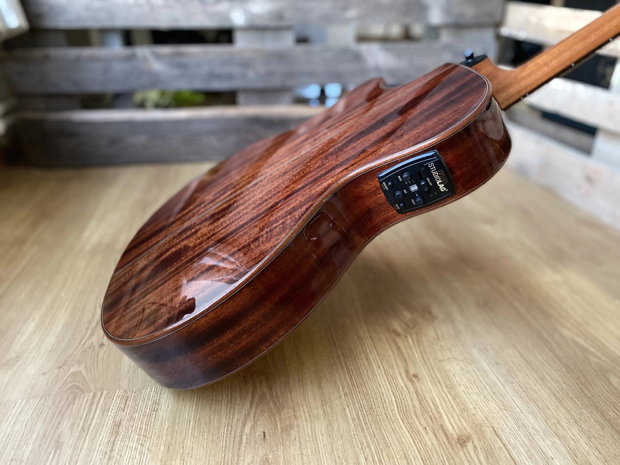 LAG TRAMONTANE 118 T118ASCE AUDITORIUM SLIM CUTAWAY ELECTRO - Richards Guitars Of Stratford Upon Avon