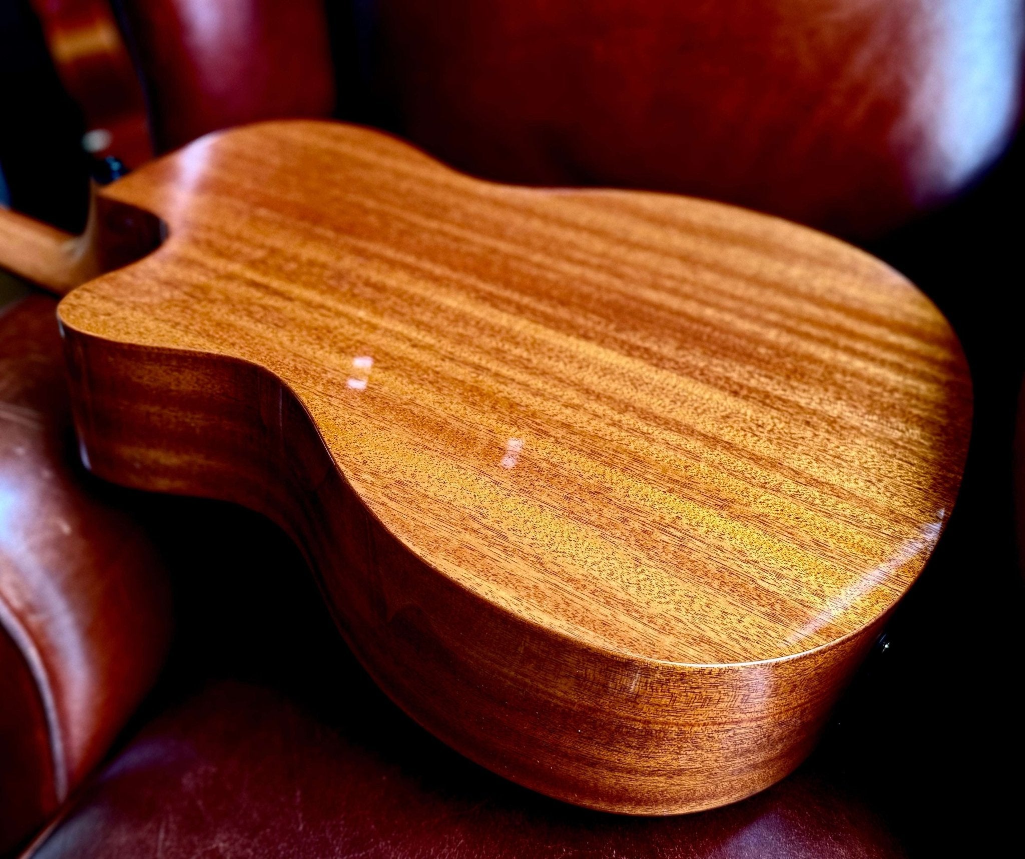 LAG TRAMONTANE 98 T98ACE AUDITORIUM, CUTAWAY, ELECTRO - Richards Guitars Of Stratford Upon Avon