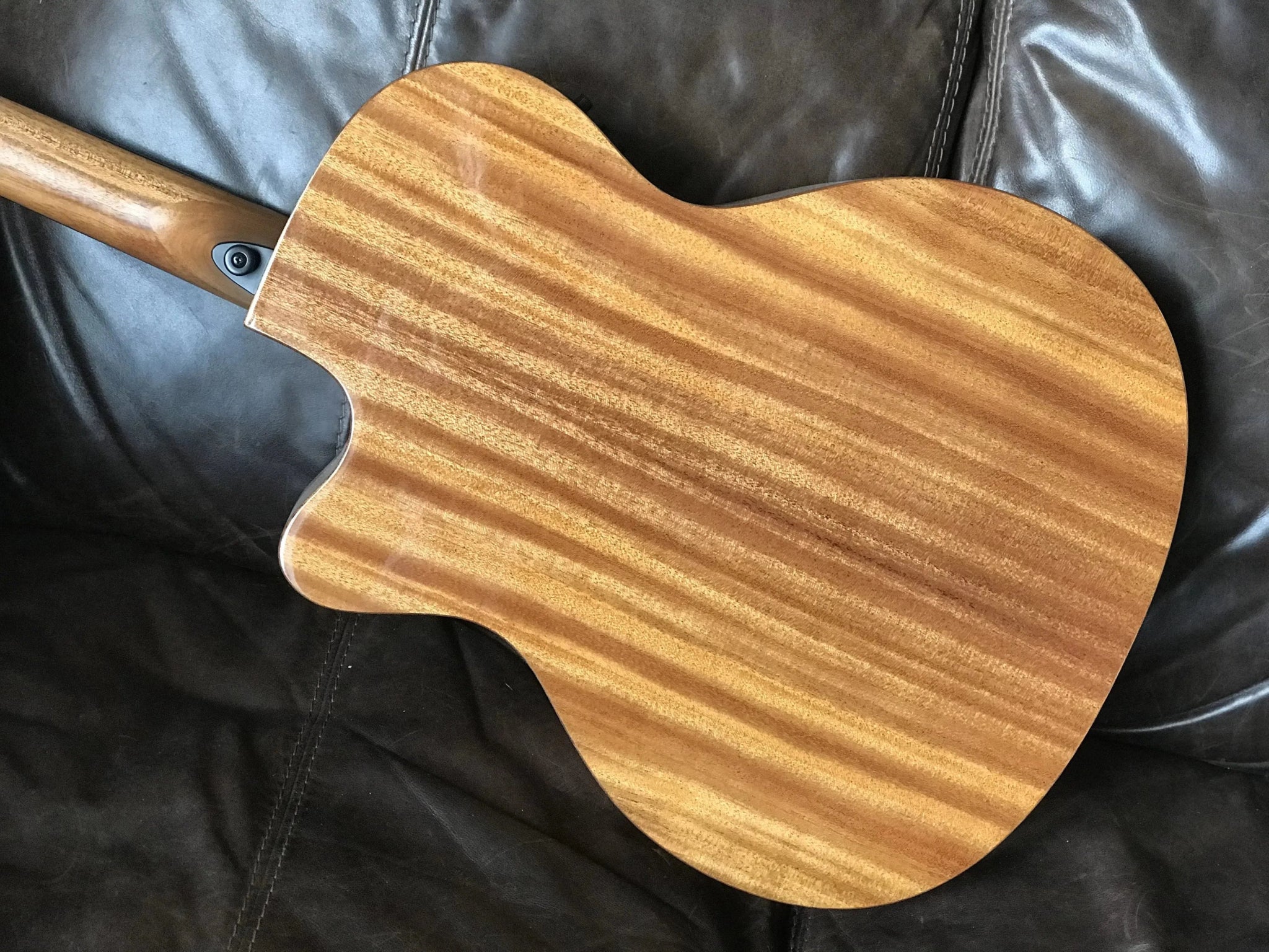 LAG TRAMONTANE T88ACE AUDITORIUM CUTAWAY ELECTRO - Richards Guitars Of Stratford Upon Avon