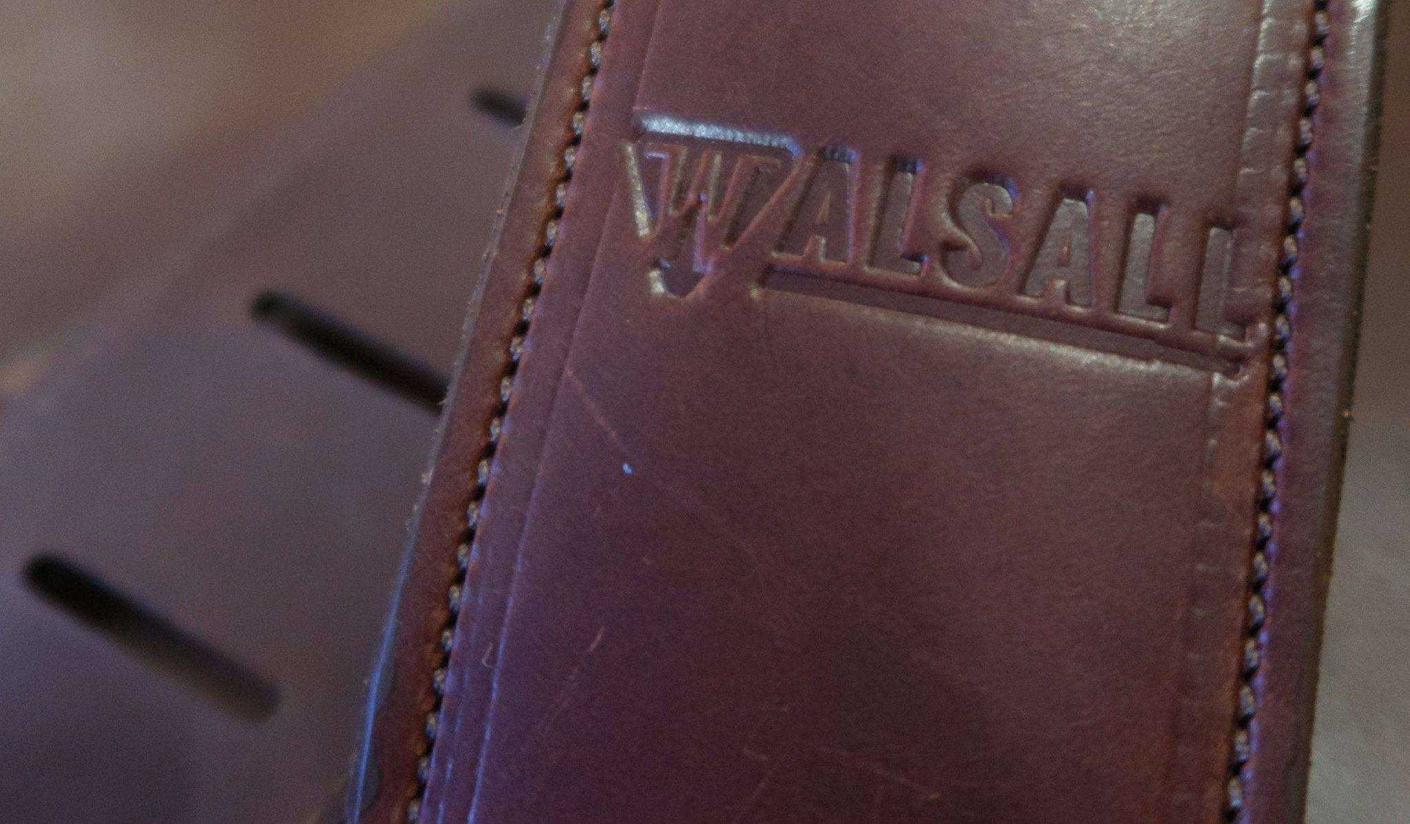 Walsall Limited Edition Italian Dakota Leather Guitar Strap - Richards Guitars Of Stratford Upon Avon