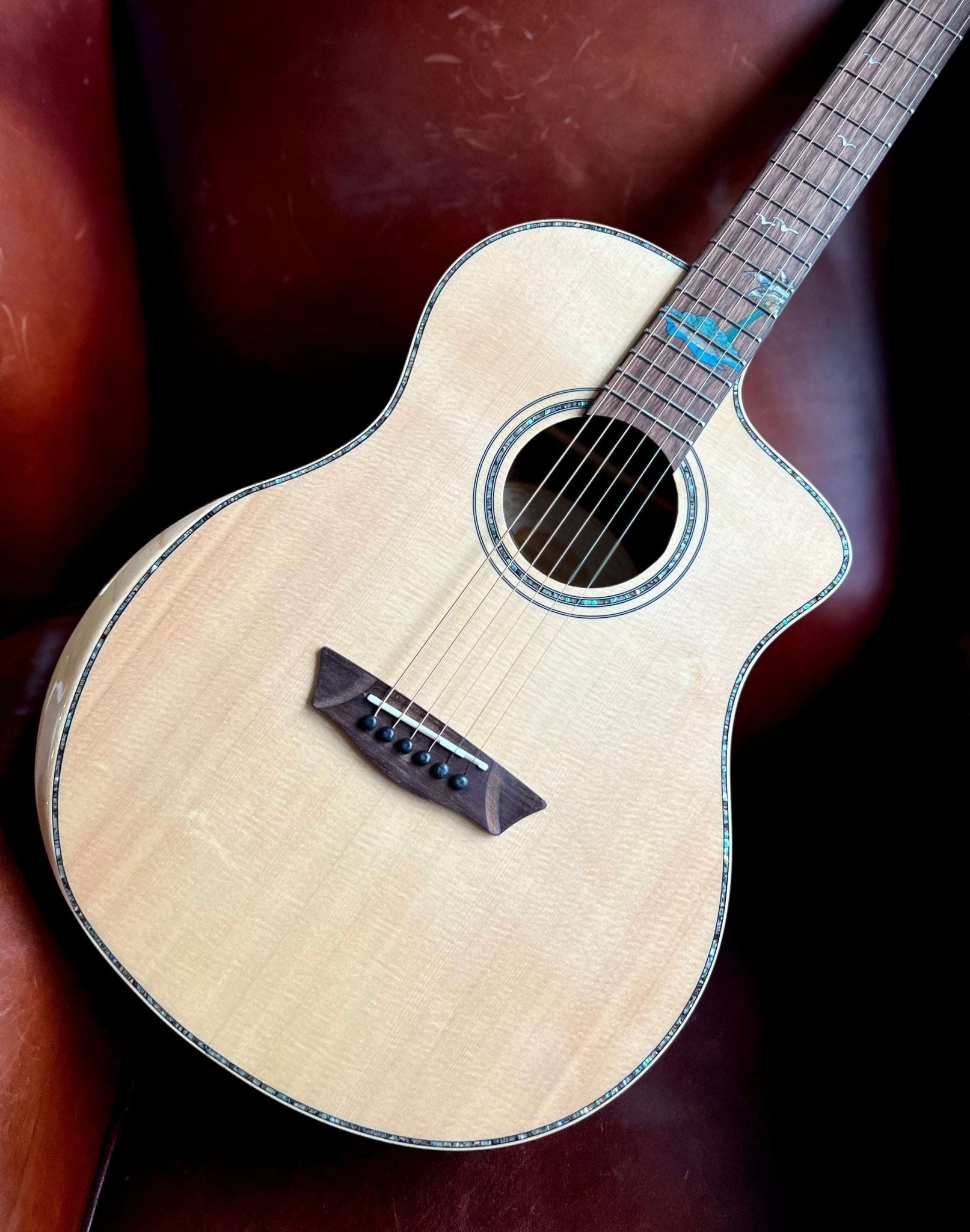 Washburn Bella Tono ALLURE SC56S - Natural Electro Acoustic Guitar - Richards Guitars Of Stratford Upon Avon