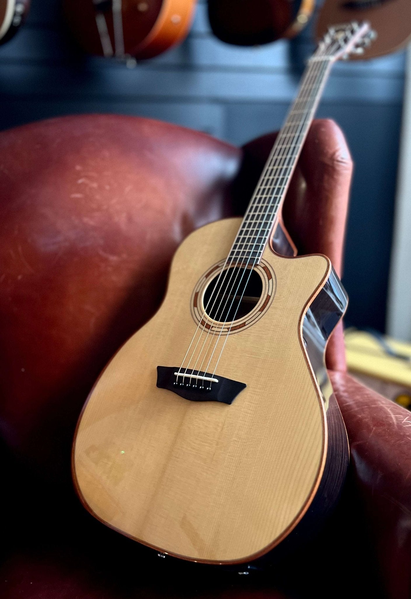 Washburn G20SCE - Grand Auditorium - Natural Electro Acoustic Guitar - Richards Guitars Of Stratford Upon Avon