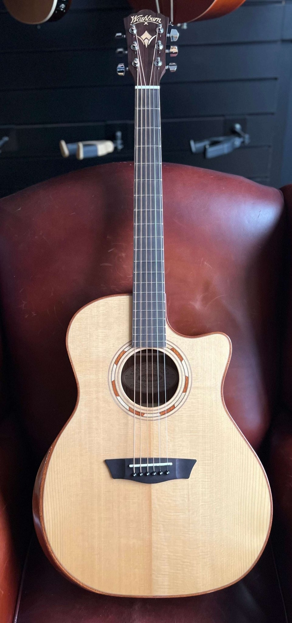 Washburn G20SCE - Grand Auditorium - Natural Electro Acoustic Guitar - Richards Guitars Of Stratford Upon Avon